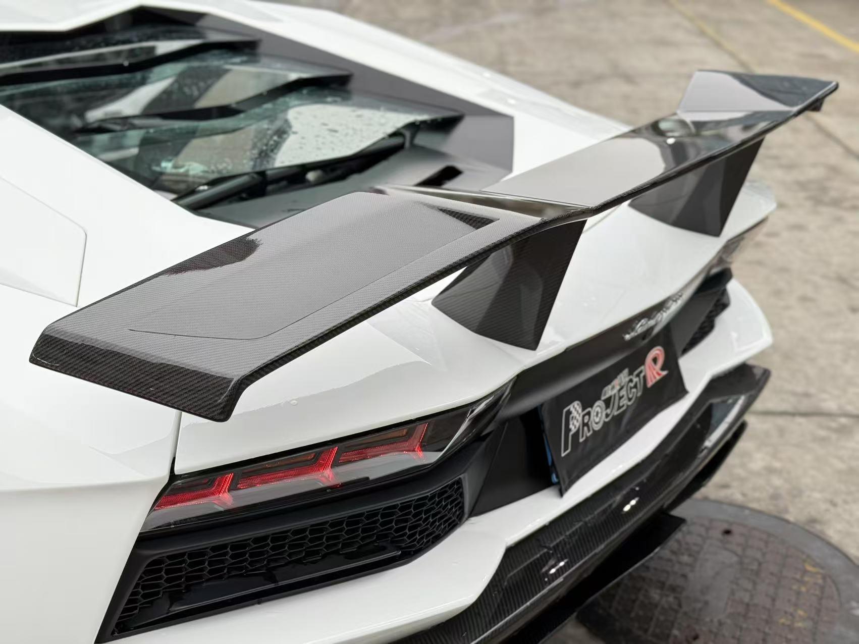 二手兰博基尼 Aventador 白色/黑色 2017款 Aventador S