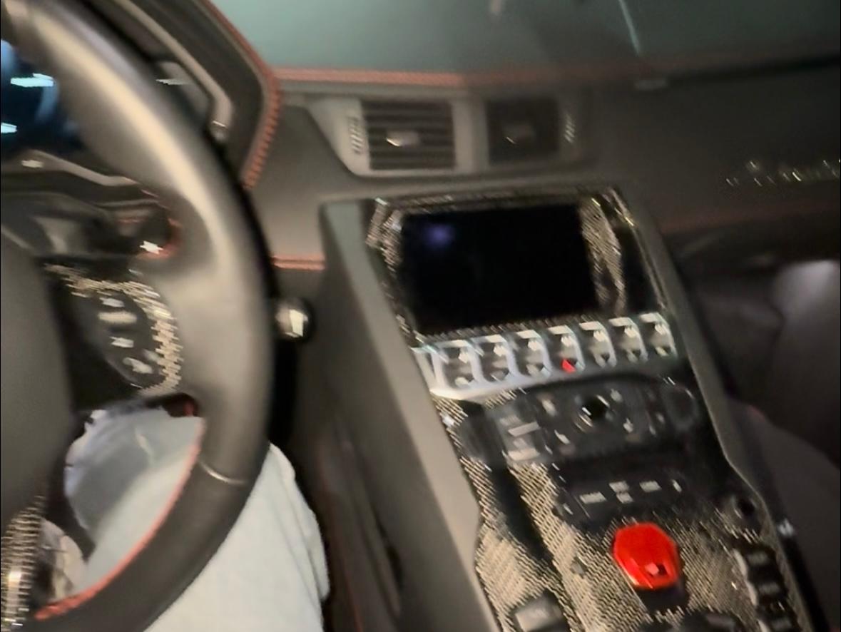二手兰博基尼 Aventador 白色/黑色 2017款 Aventador S
