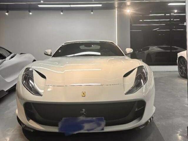 二手法拉利 812 白色/红色 2017款 6.5L Superfast
