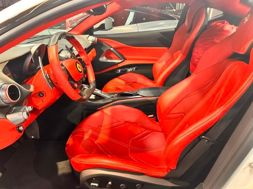 二手法拉利 812 白色/红色 2017款 6.5L Superfast