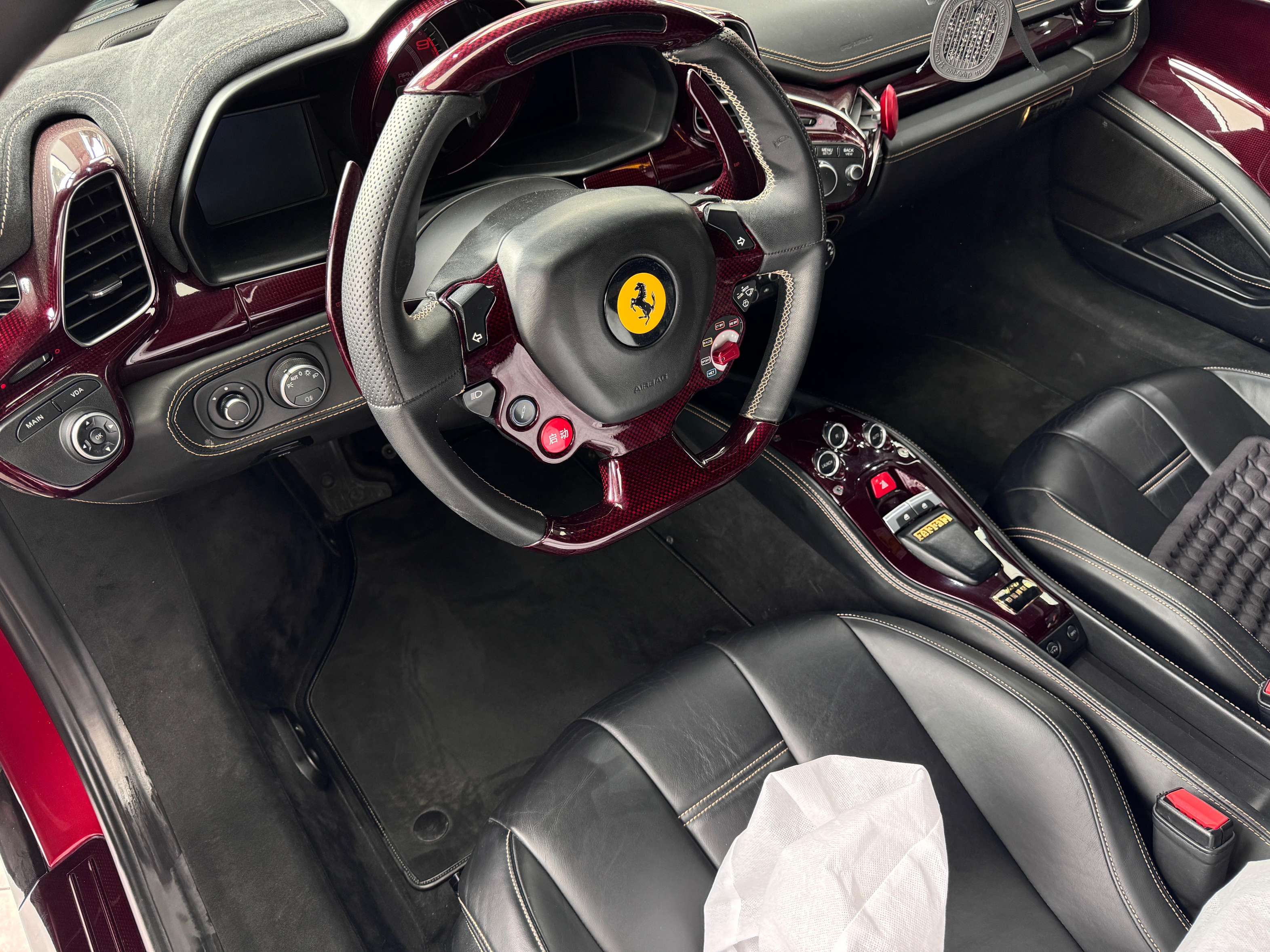 二手法拉利 458 马可波罗红/黑色 2012款 4.5L Italia 中国限量版