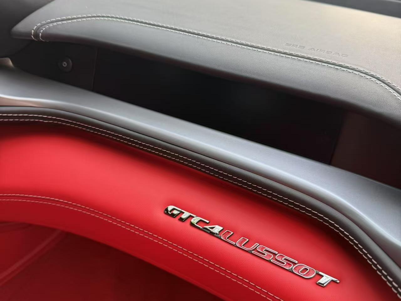二手法拉利 GTC4 Lusso 白色/红色 2017款 3.9T V8