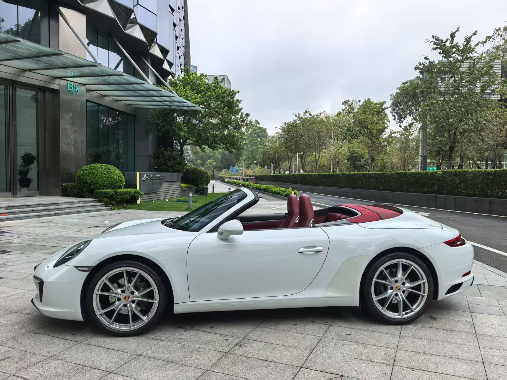 二手保时捷 911 白色/黑红 2016款 Carrera Cabriolet 3.0T