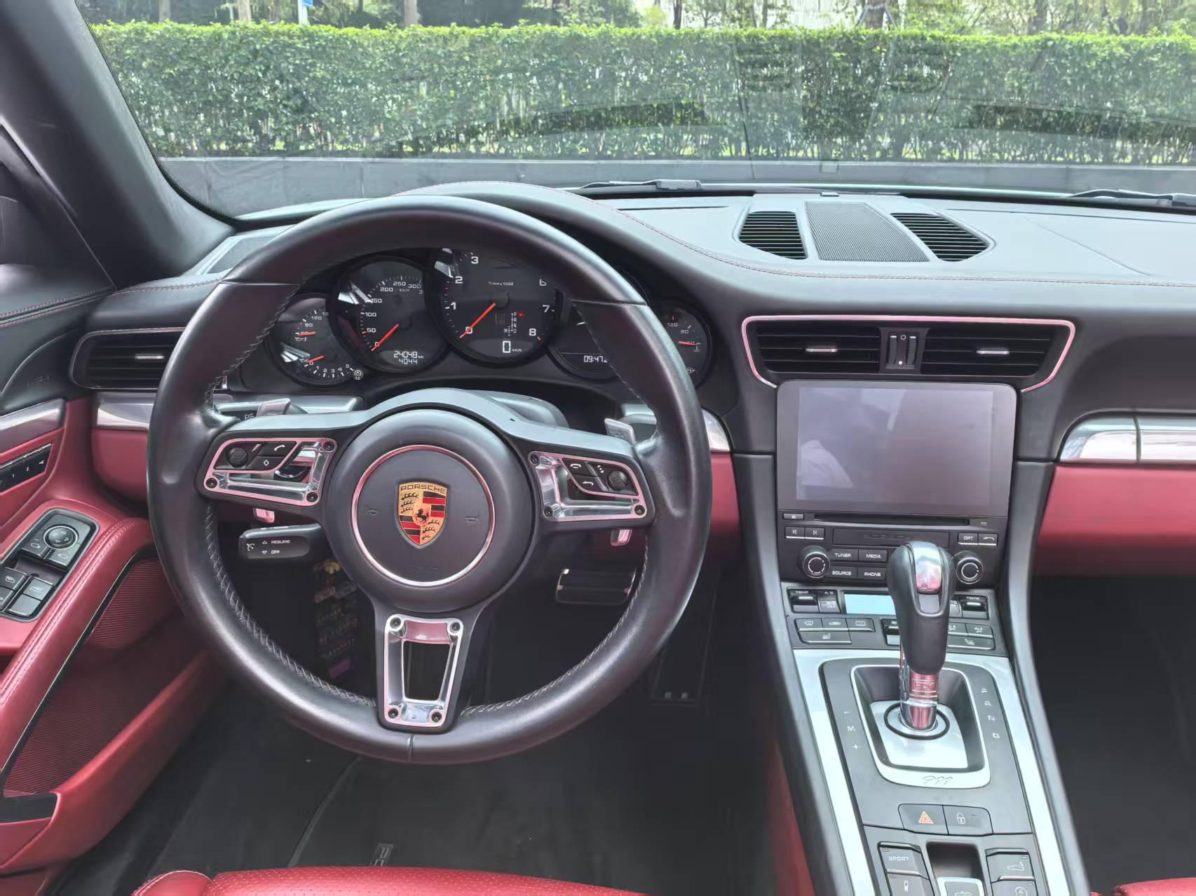 二手保时捷 911 白色/黑红 2016款 Carrera Cabriolet 3.0T