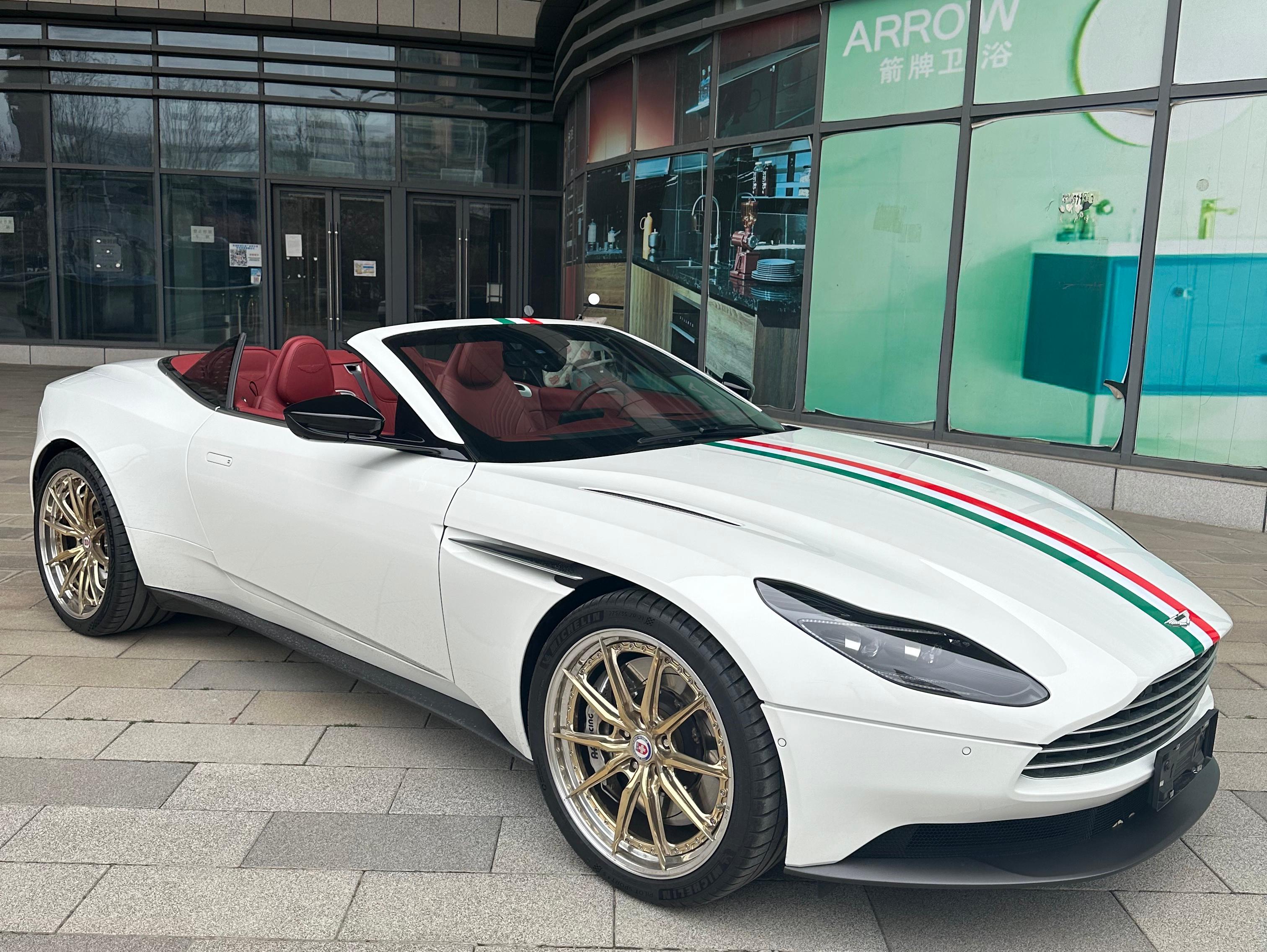 二手阿斯顿·马丁 DB11 冰川白/红色 2023款 4.0T V8 Volante