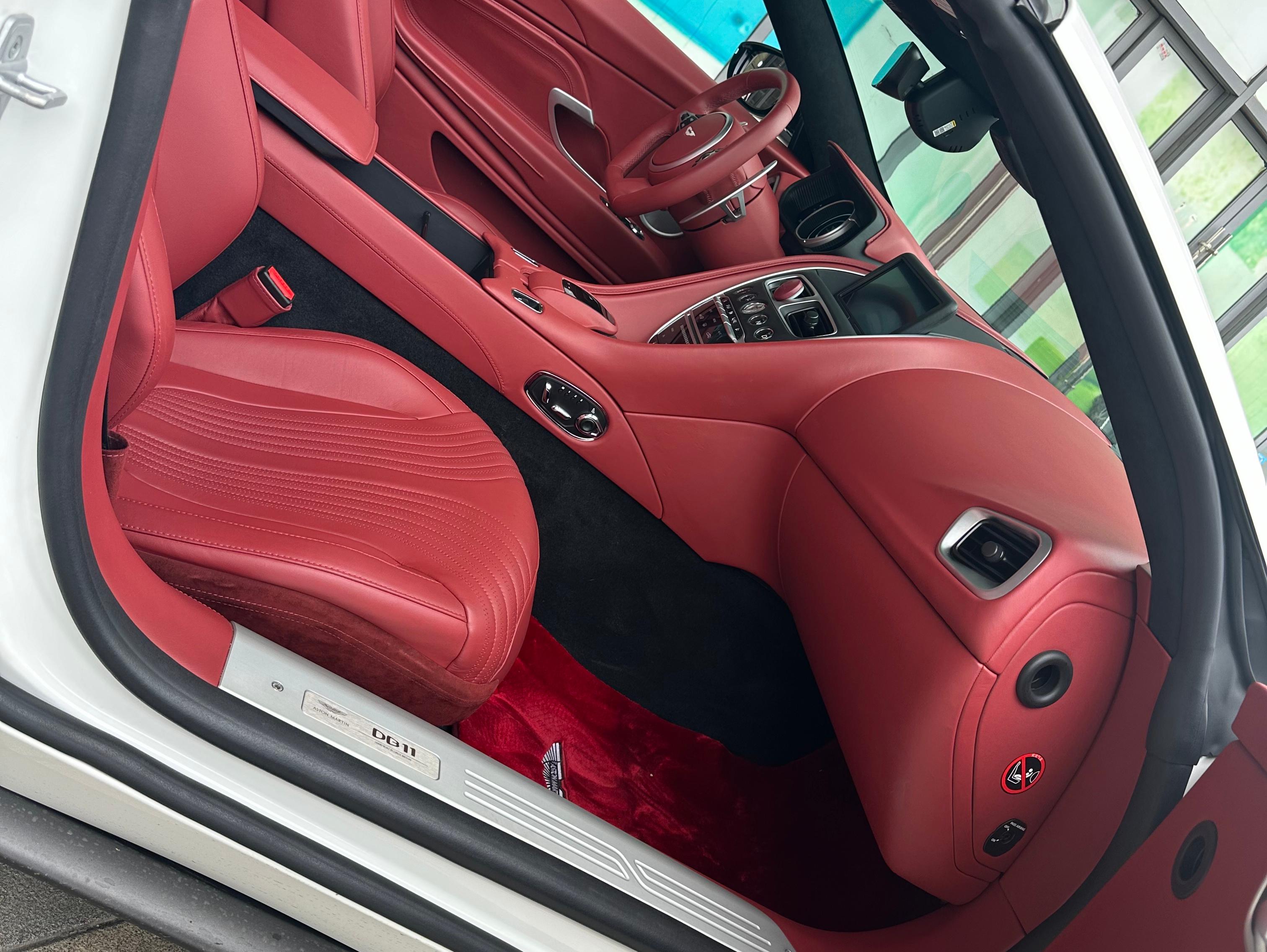 二手阿斯顿·马丁 DB11 冰川白/红色 2023款 4.0T V8 Volante