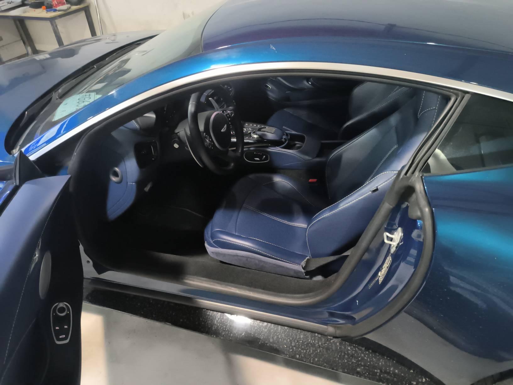 二手阿斯顿·马丁 V8 Vantage 蓝色/蓝色 2018款 4.0T V8 Coupe