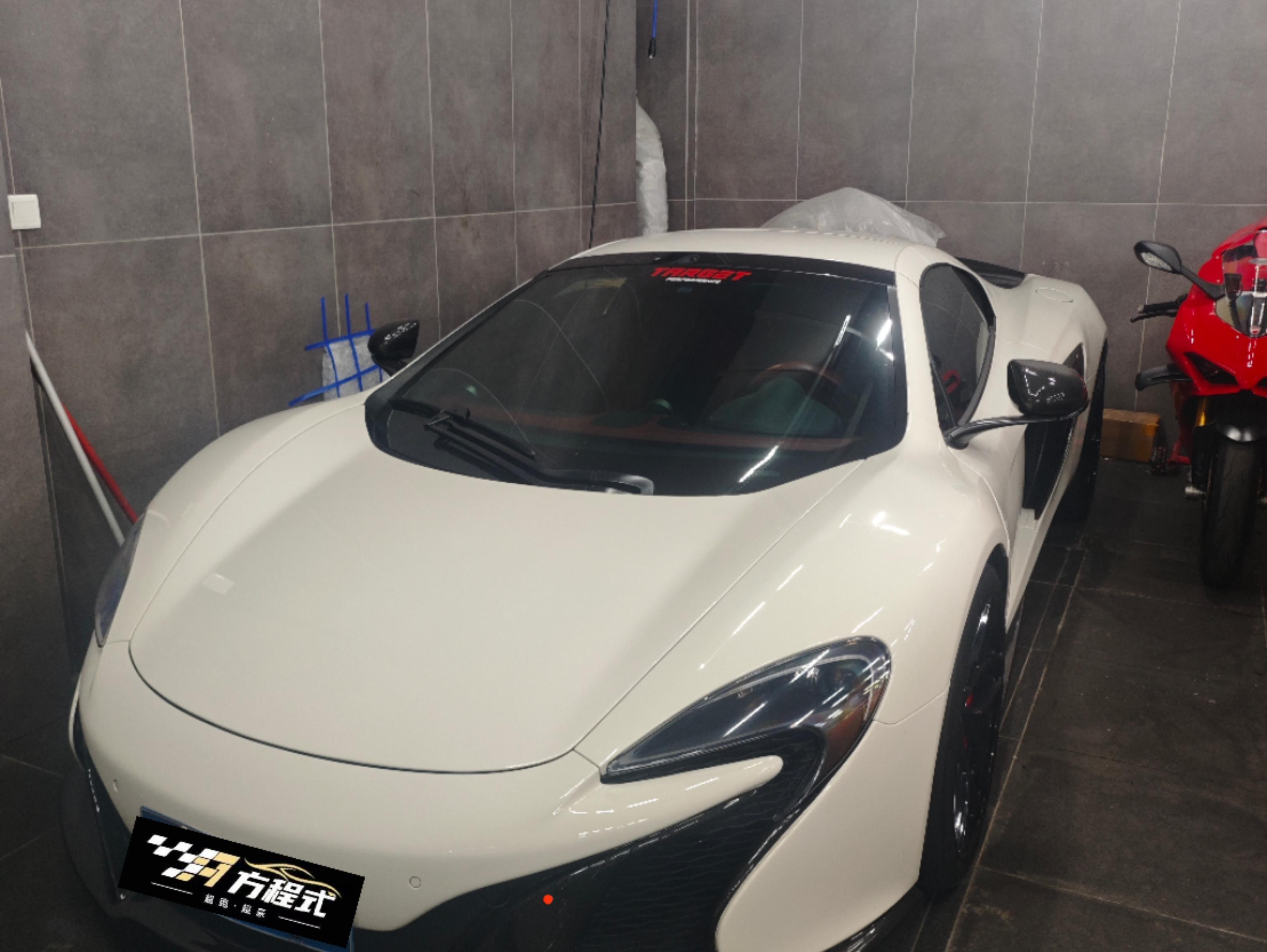 二手迈凯伦 MP4-12C 白色/黑红 2013款 3.8T COUPE
