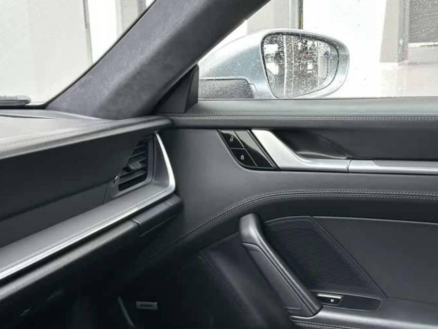 二手保时捷 911 蓝色/黑色 保时捷911 Carrera 4S 3.0T 中规版