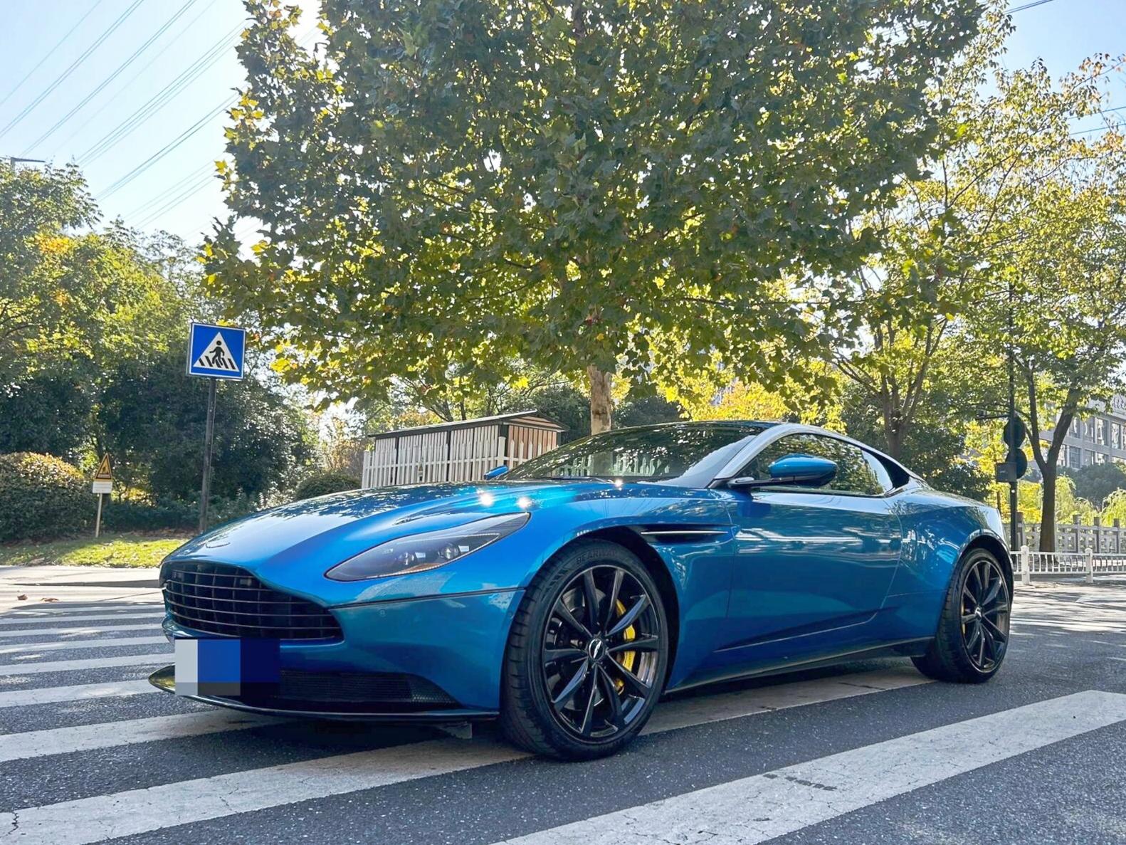 二手阿斯顿·马丁 DB11 蓝色/中国蓝 2019款 4.0T V8 Coupe