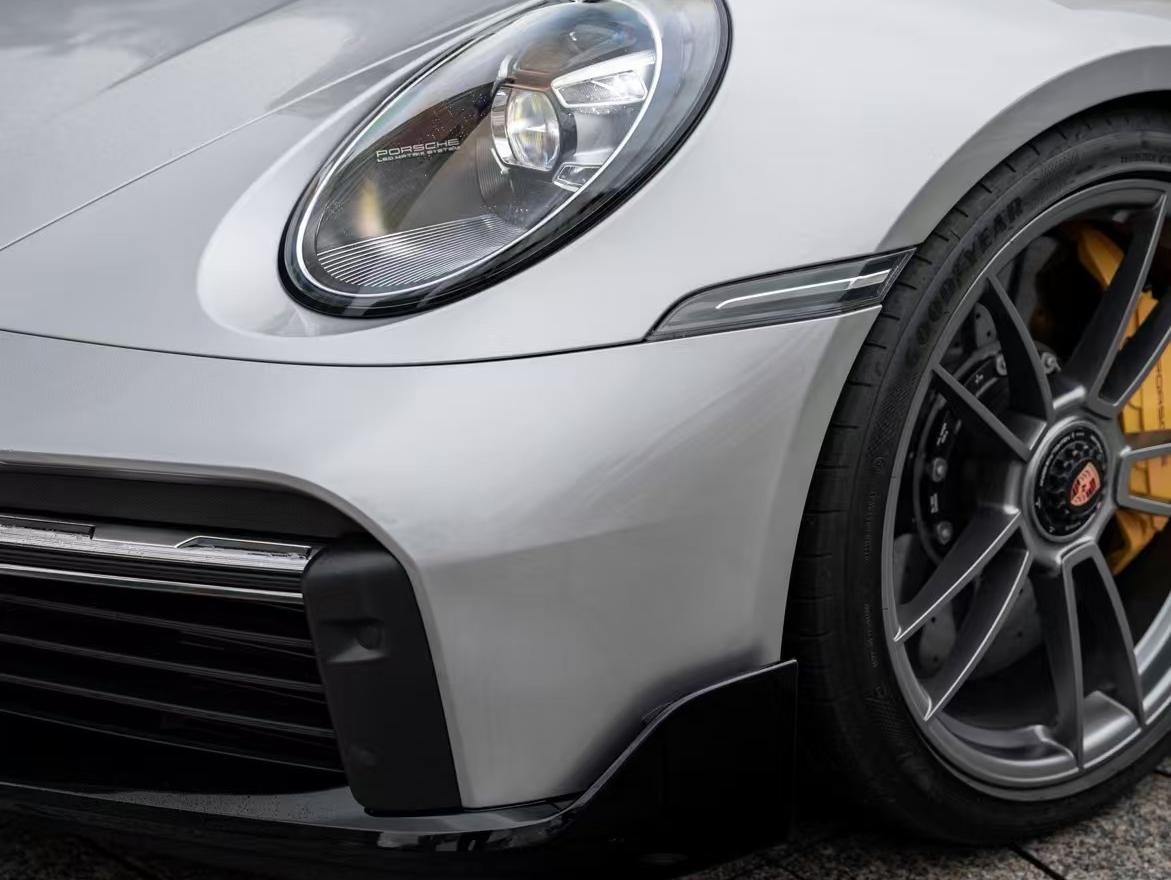 二手保时捷 911 银色/红色 2022款 TurboS 3.7T