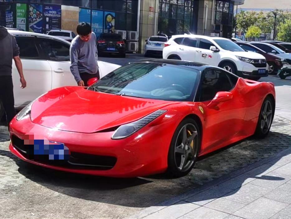 二手法拉利 458 红色/黑红 2011款 4.5L Italia