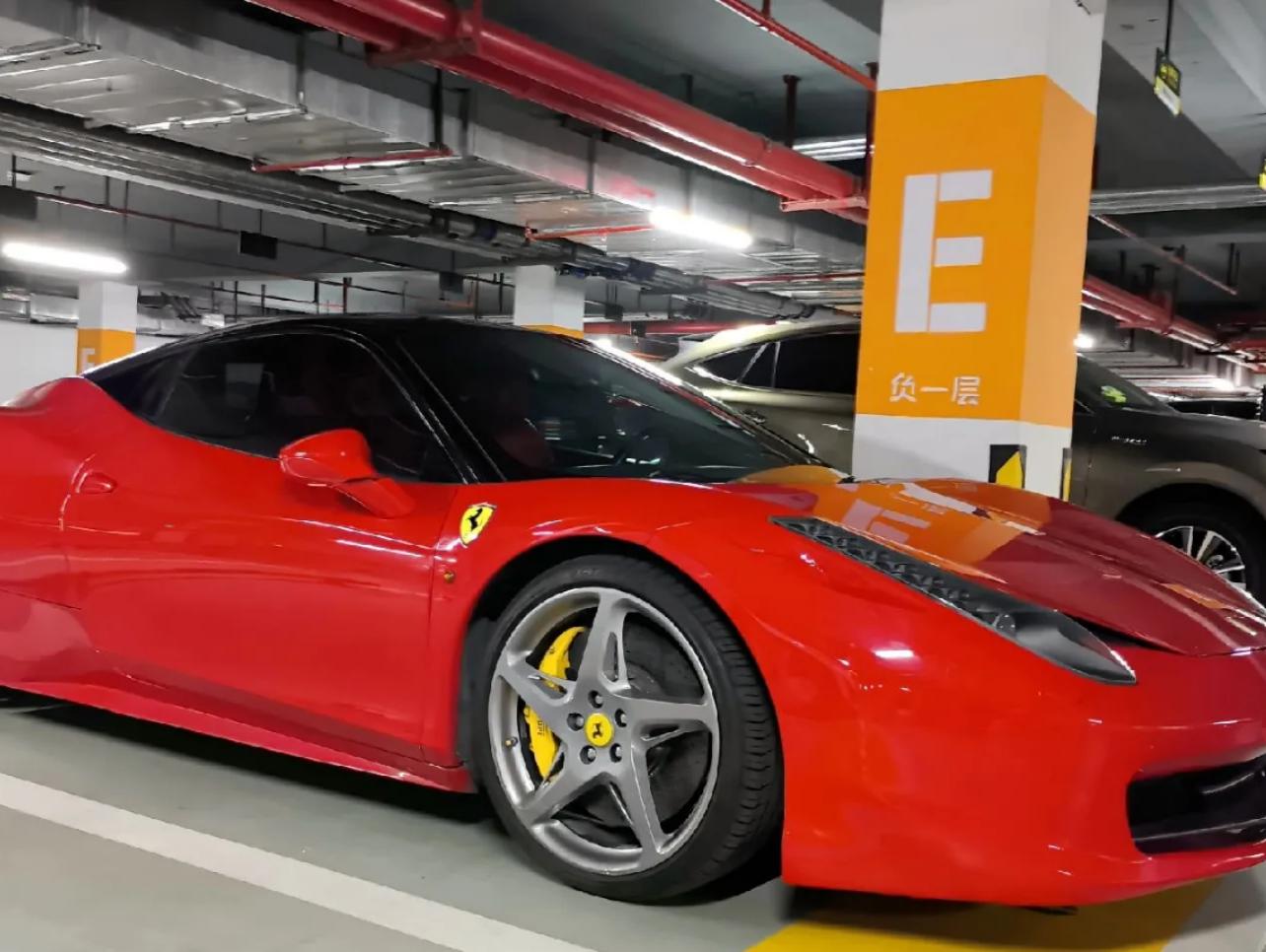 二手法拉利 458 红色/黑红 2011款 4.5L Italia