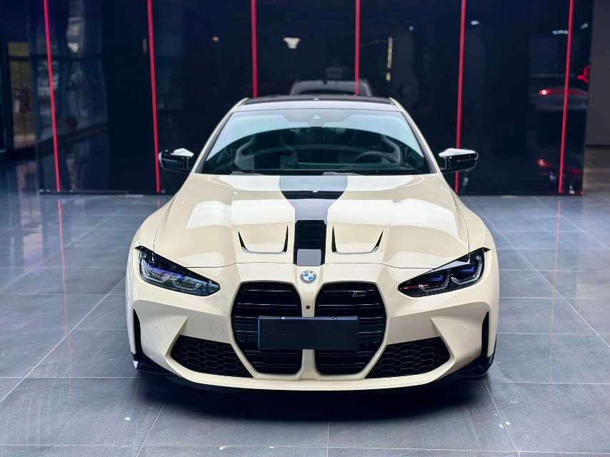 二手宝马 M系 黑色/白色 2022款 M4双门轿跑车 M xDrive 雷霆版