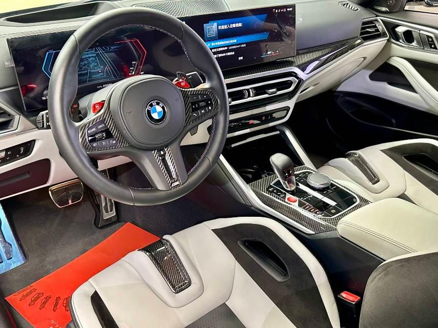 二手宝马 M系 黑色/白色 2022款 M4双门轿跑车 M xDrive 雷霆版