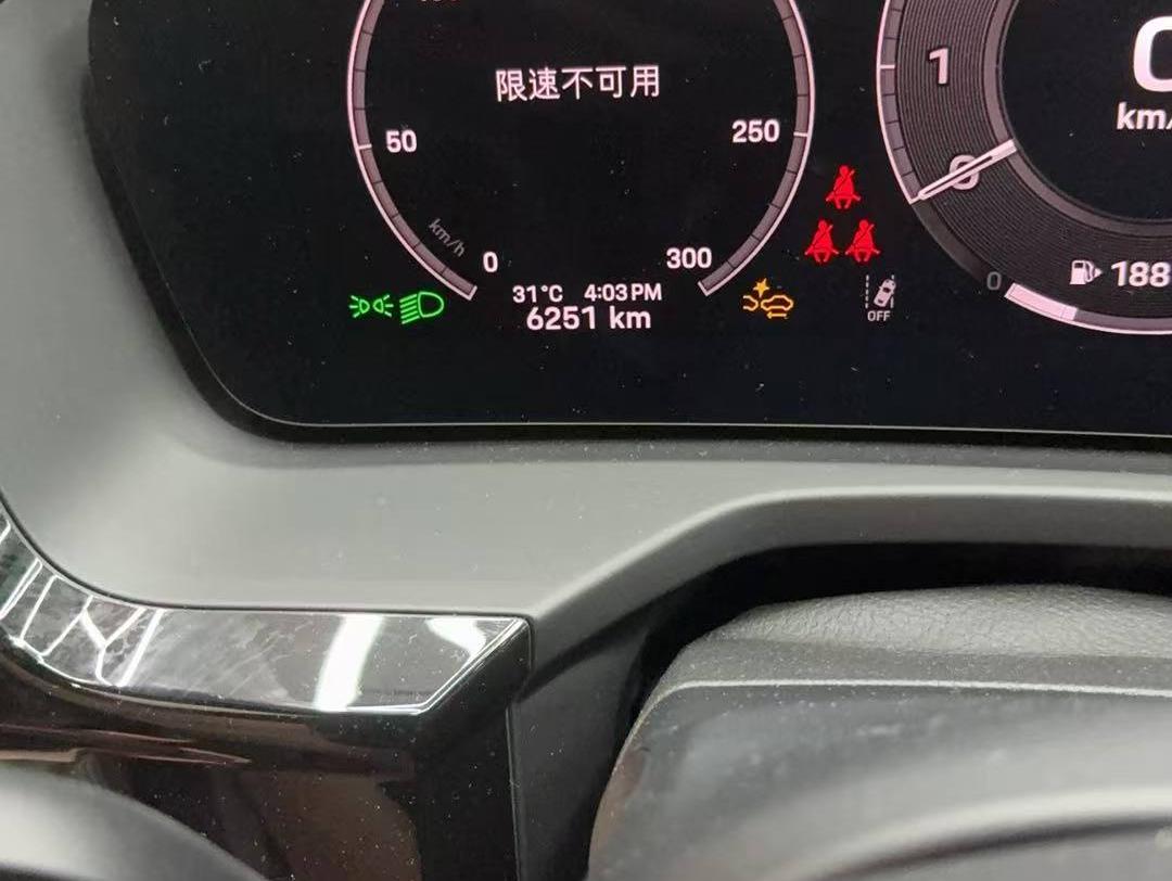 二手保时捷 Panamera 灰色/红色 帕拉梅拉 中规版