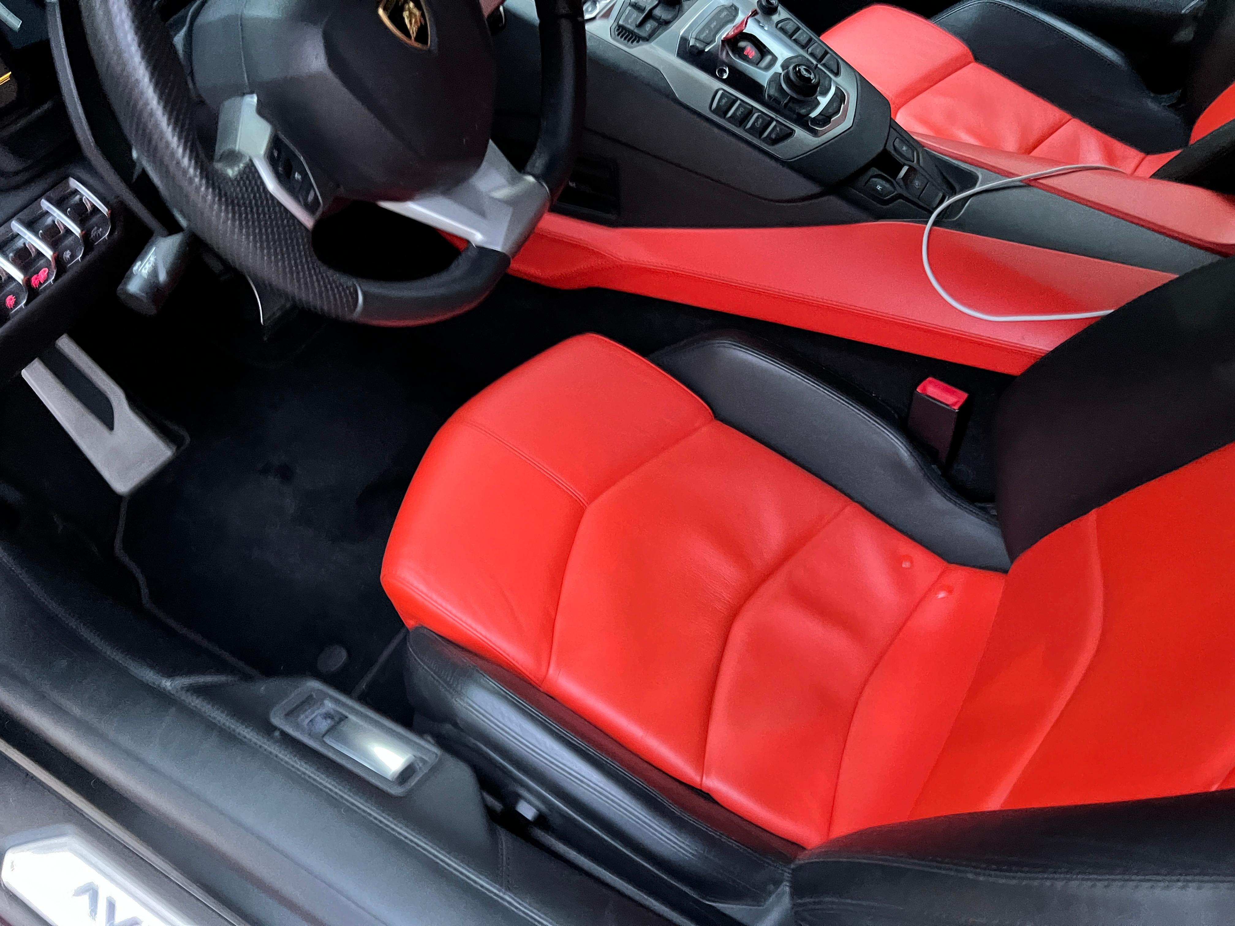 二手兰博基尼 Aventador 红色/红黑 2011款 LP 700-4