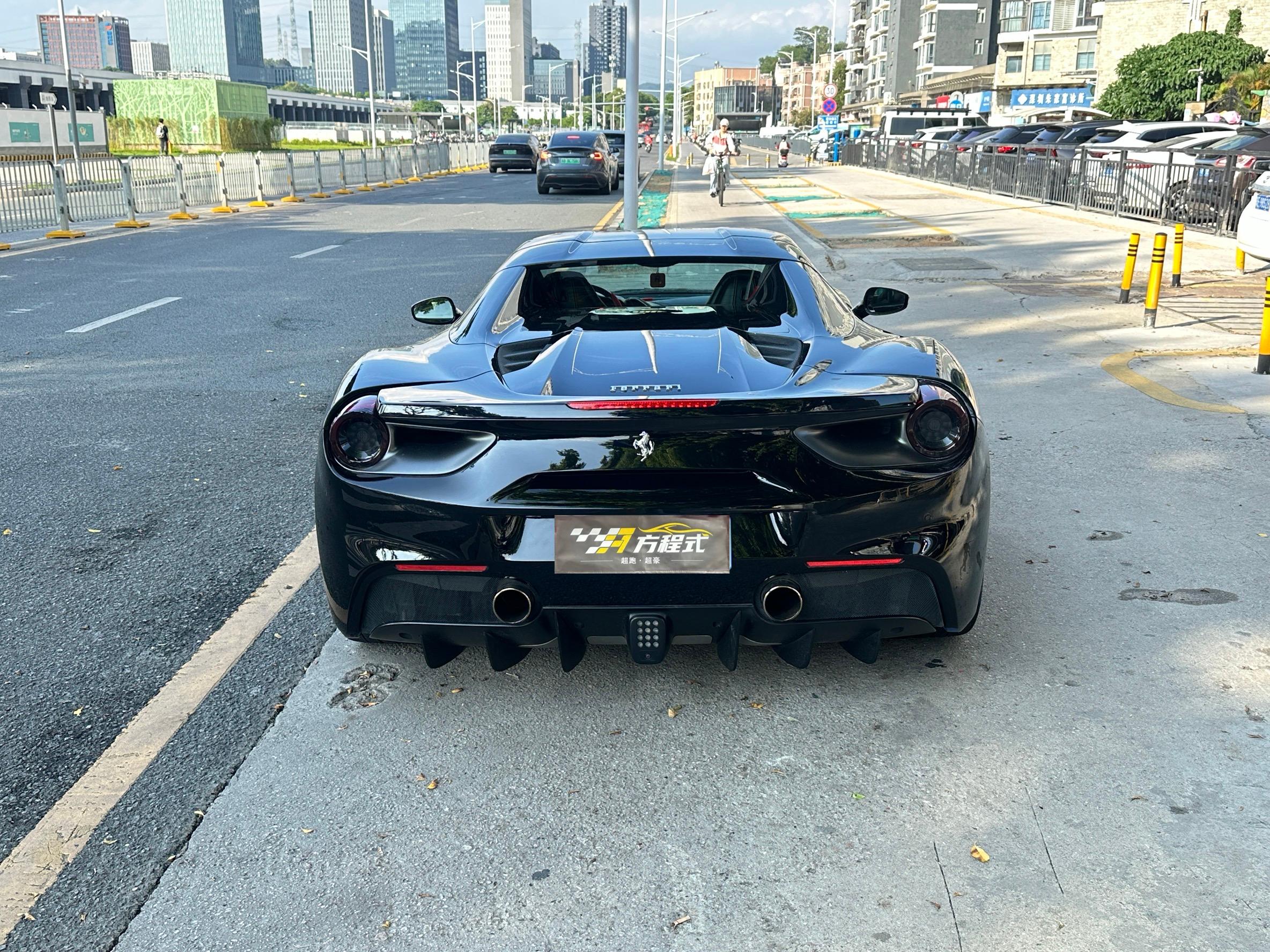 二手法拉利 488 黑色/红色 2015款 488 Spider