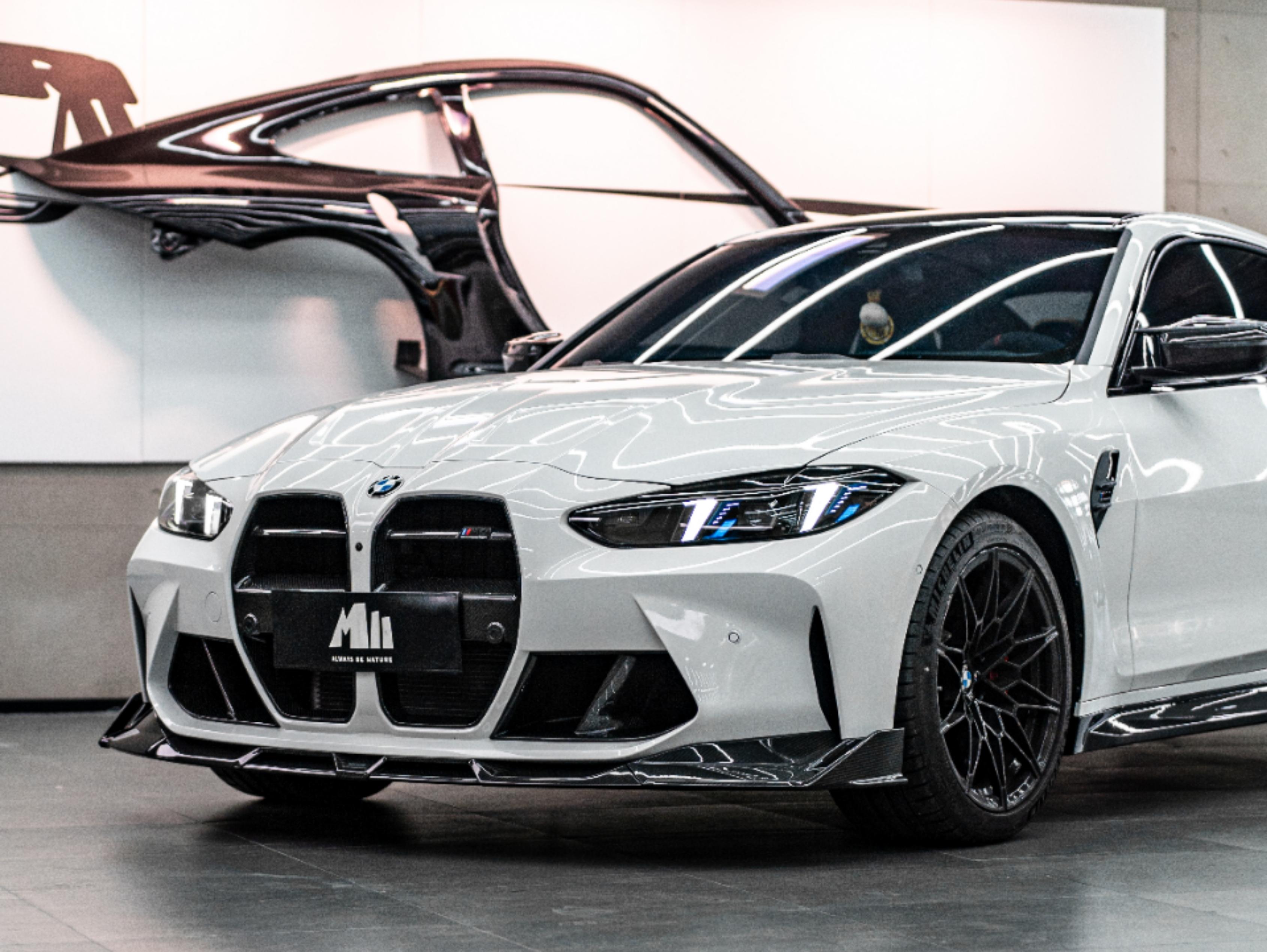 二手宝马 M系 白色/蓝黑 M4 xDrive 雷霆版 中规版