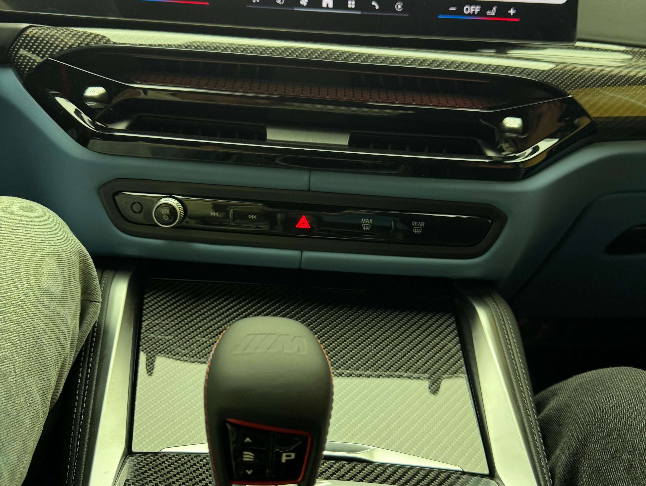 二手宝马 M系 白色/蓝黑 M4 xDrive 雷霆版 中规版