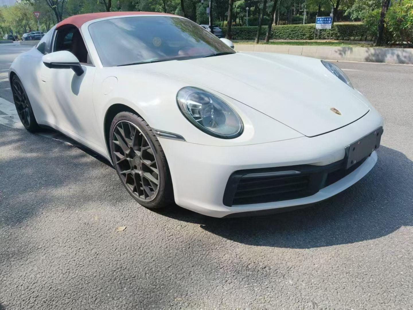 二手保时捷 911 细花白/波尔多红  2022款 Targa 4 3.0T