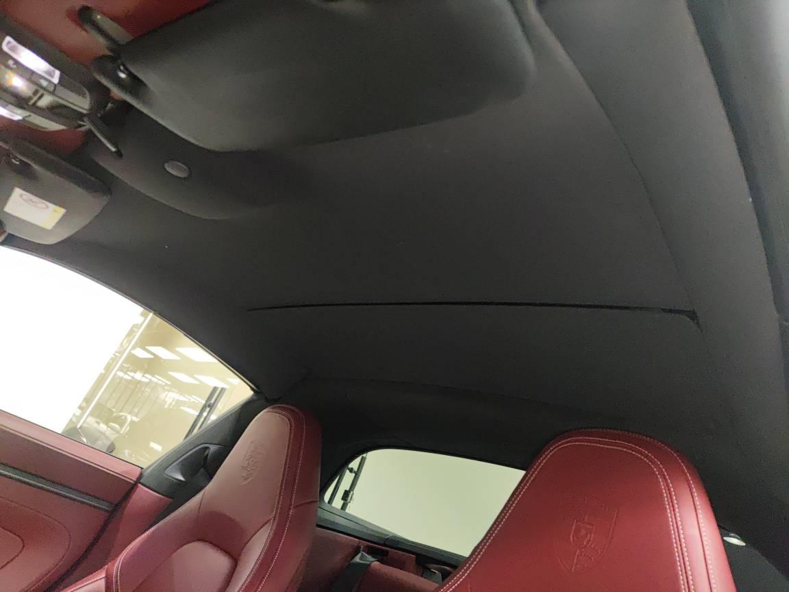 二手保时捷 911 细花白/波尔多红 2022款 Targa 4 3.0T