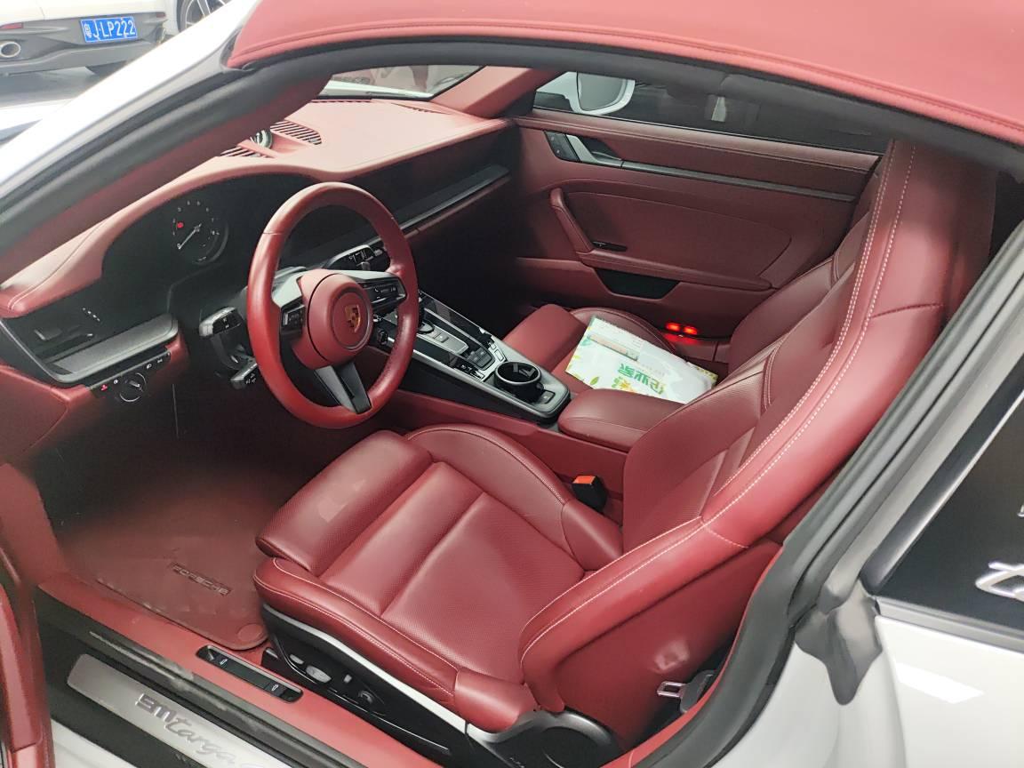 二手保时捷 911 细花白/波尔多红 2022款 Targa 4 3.0T