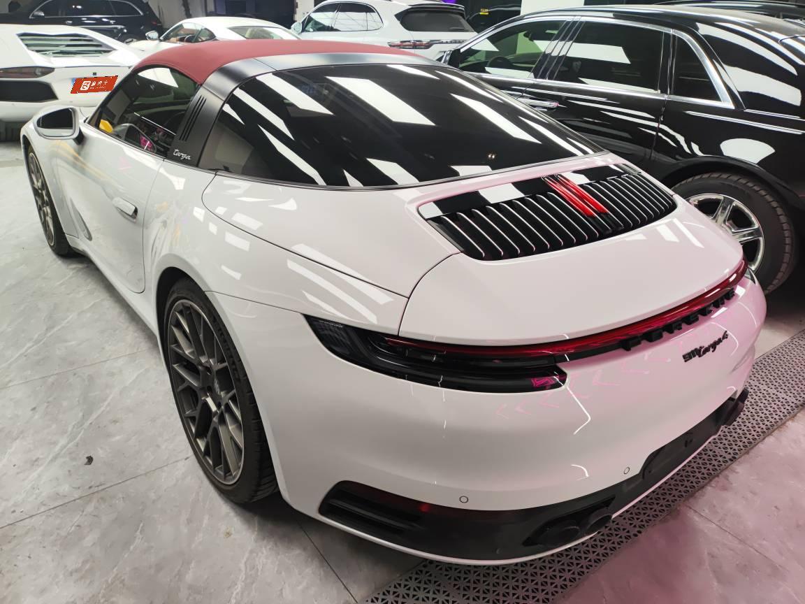 二手保时捷 911 细花白/波尔多红 2022款 Targa 4 3.0T