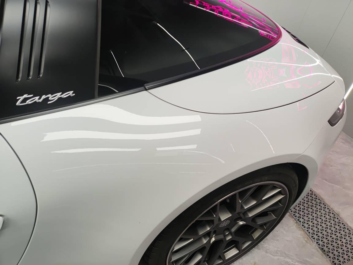 二手保时捷 911 细花白/波尔多红 2022款 Targa 4 3.0T