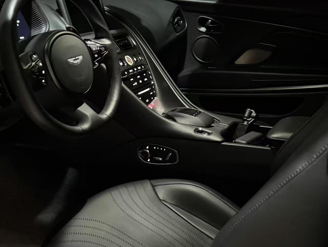 二手阿斯顿·马丁 DB11 蓝色/黑色 2020款 4.0T V8 Coupe
