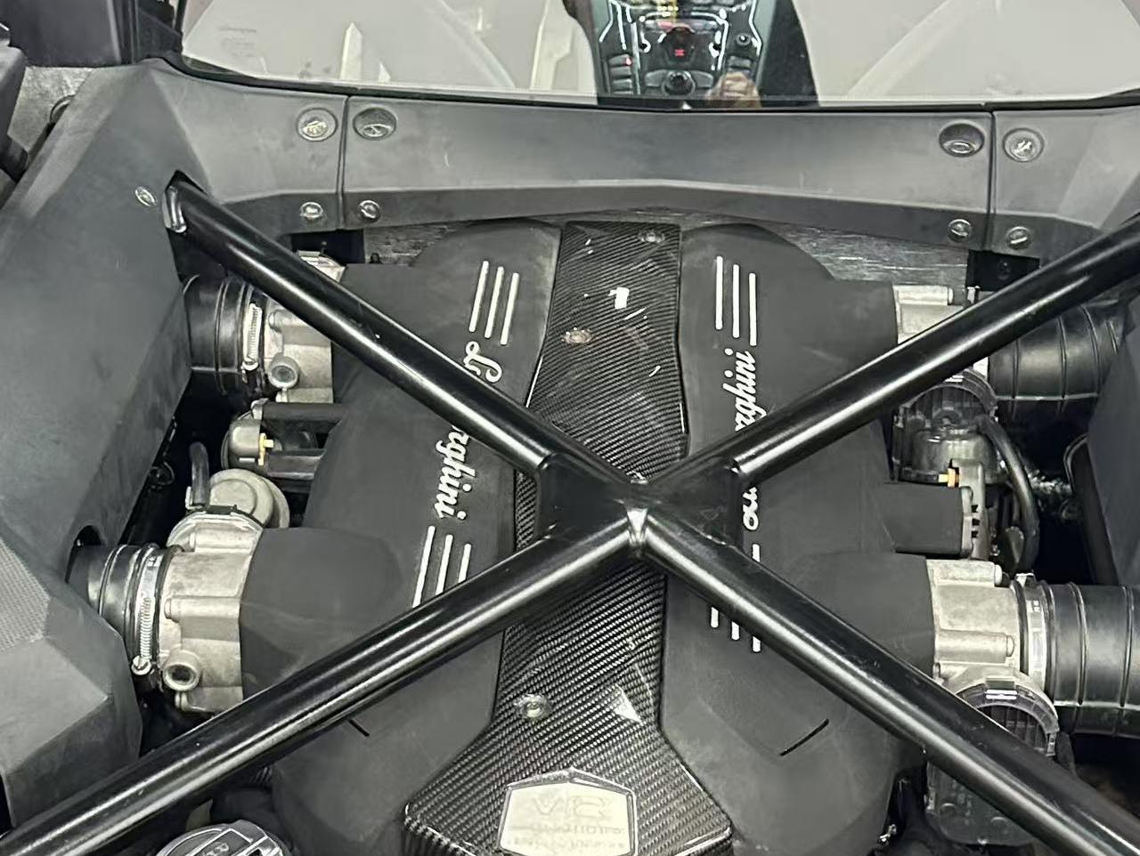 二手兰博基尼 Aventador 灰色/黑色 2011款 LP 700-4