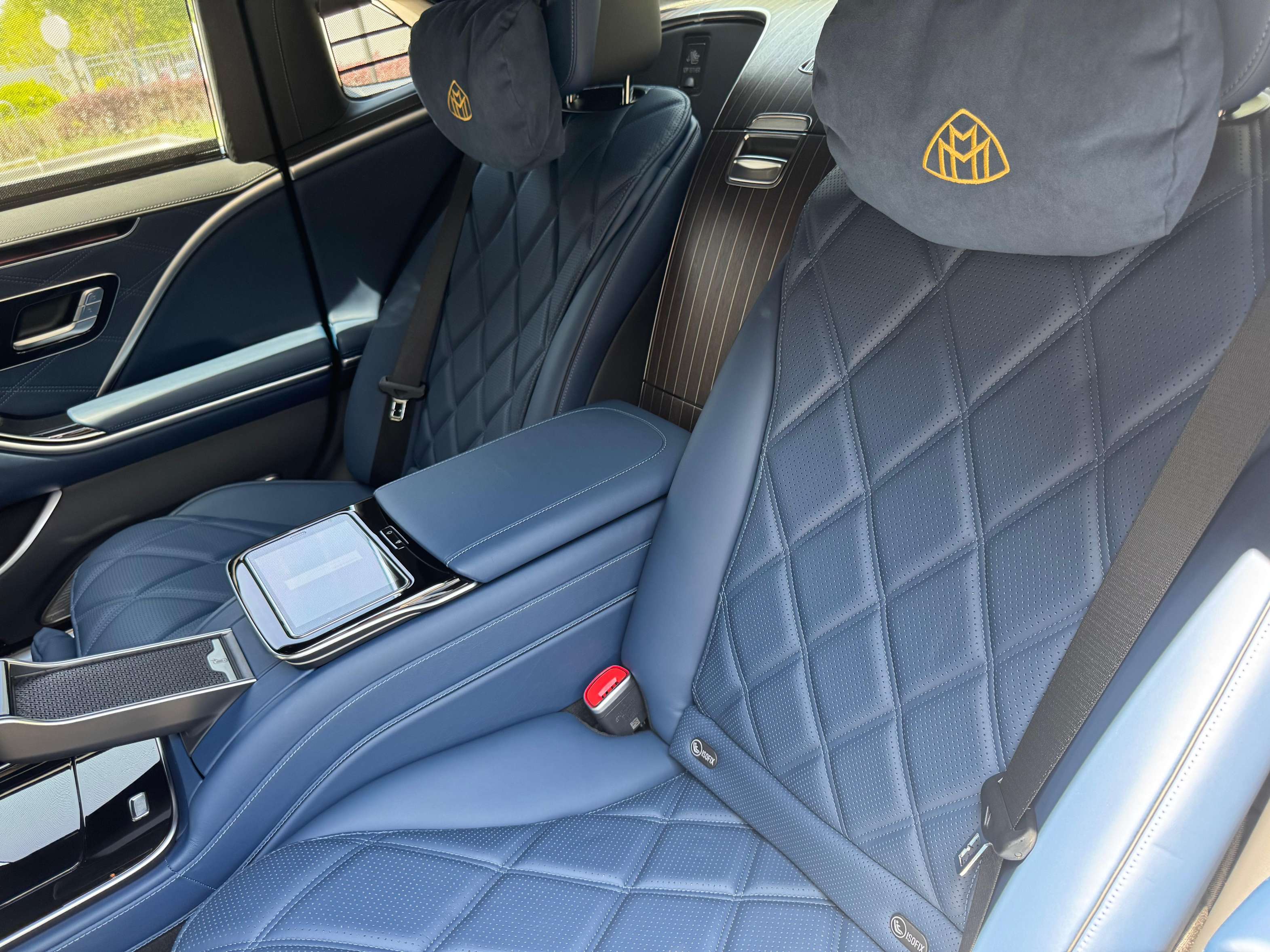 二手奔驰 迈巴赫S级 黑/银双拼/蓝色 S680 4MATIC 中规版