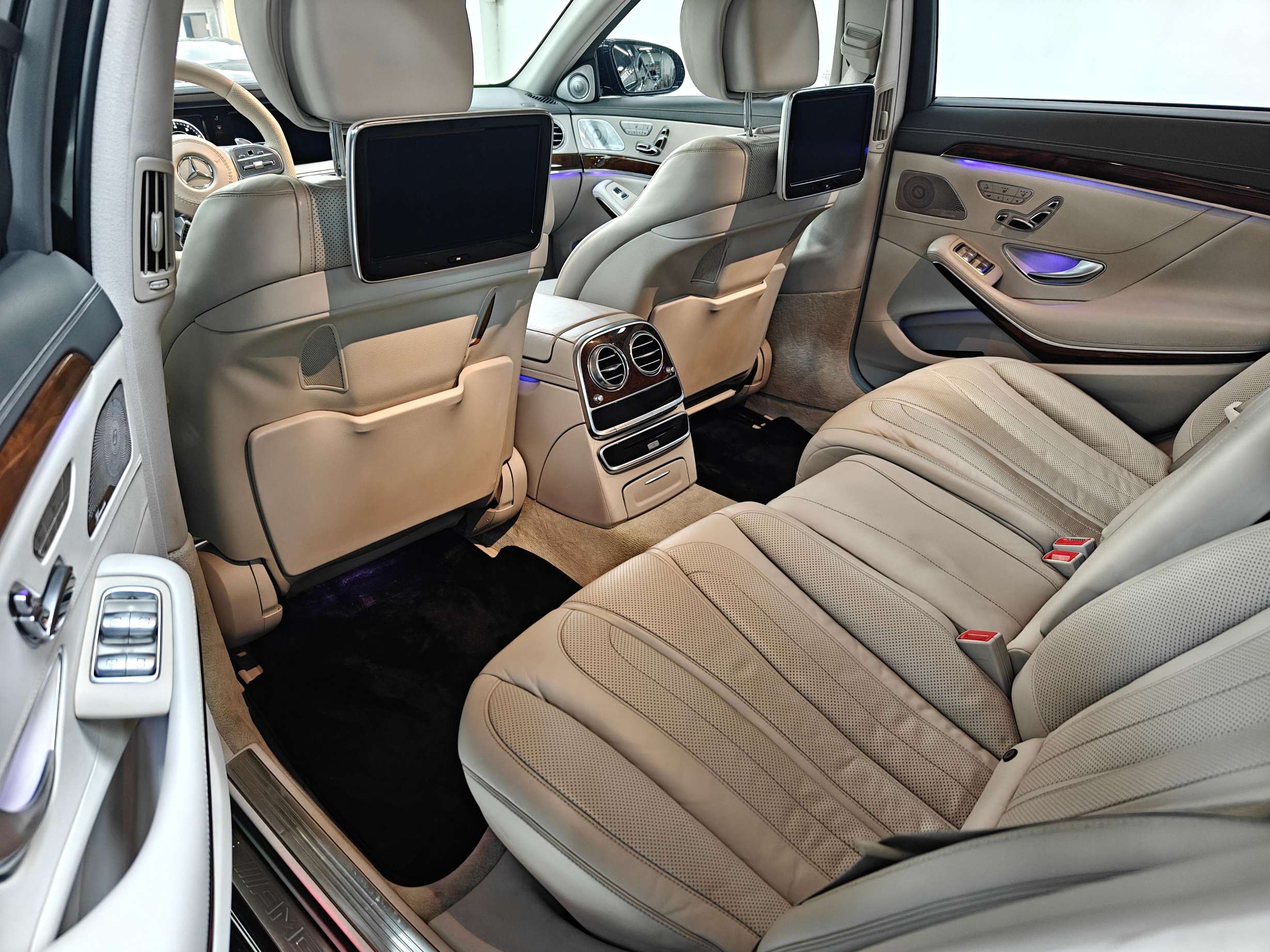 二手奔驰 AMG 黑色/米色 AMG S63L 4MATIC 中规版