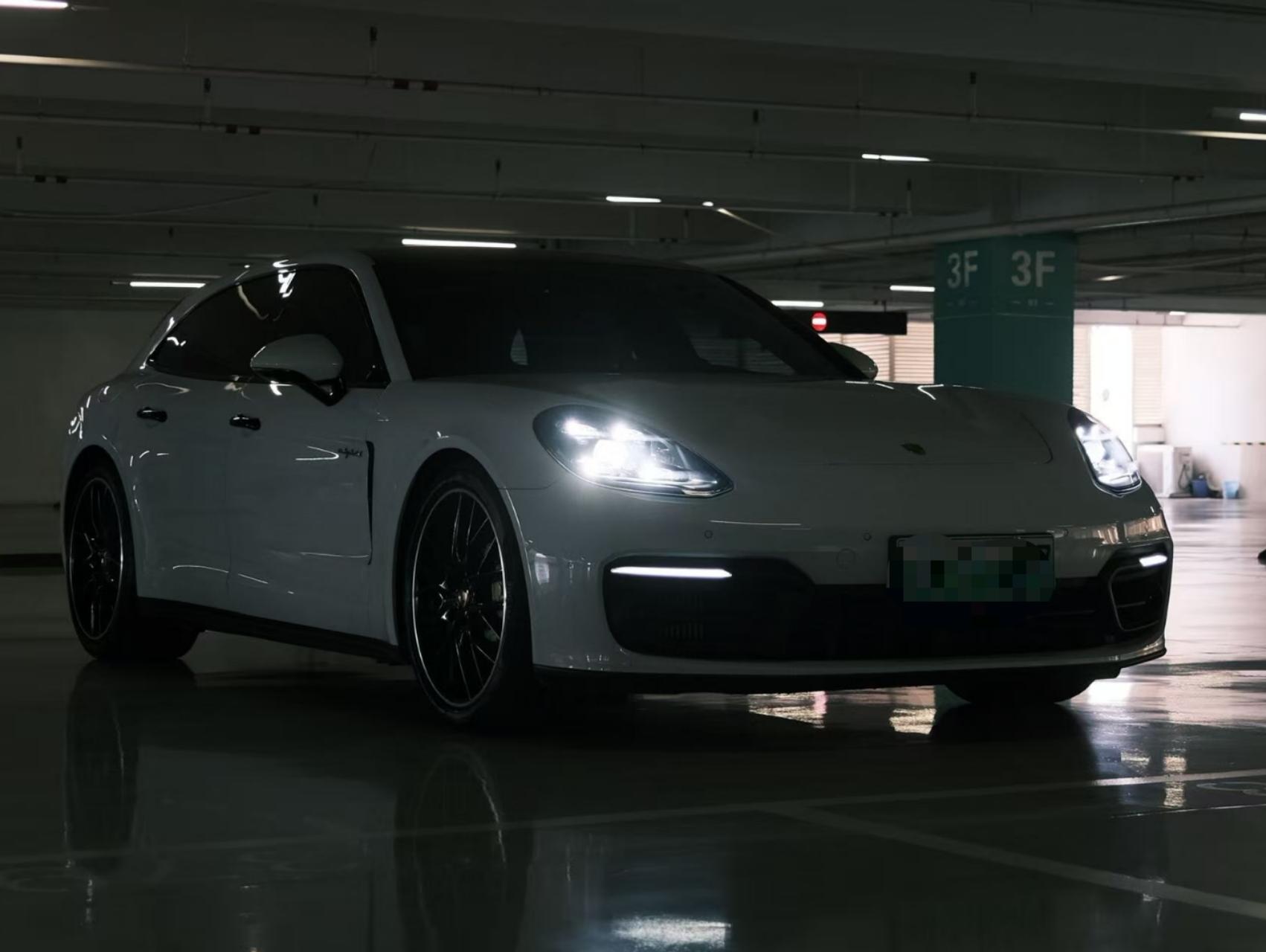 二手保时捷 Panamera 细花白/红色 2022款 Panamera 4 Sport Turismo 2.9T