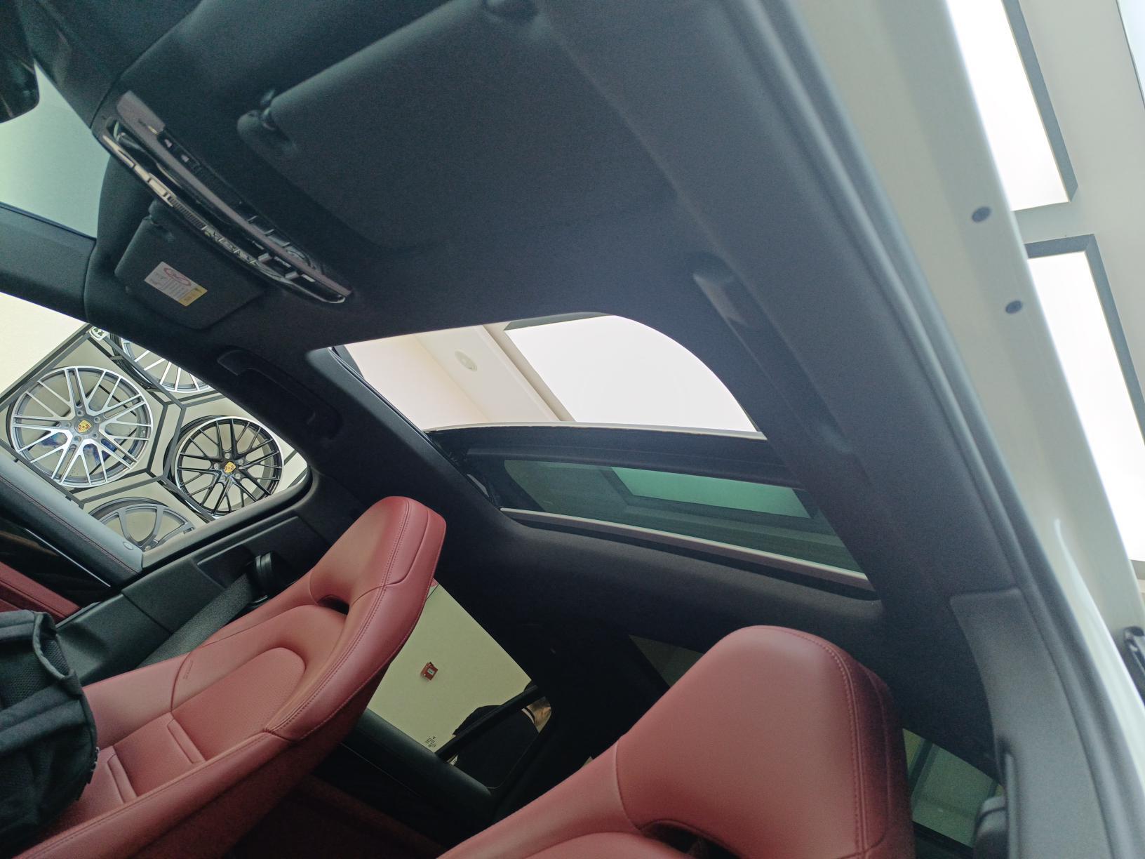 二手保时捷 Panamera 细花白/红色 2022款 Panamera 4 Sport Turismo 2.9T