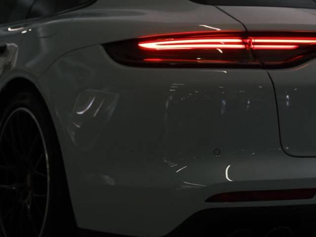 二手保时捷 Panamera 细花白/红色 2022款 Panamera 4 Sport Turismo 2.9T