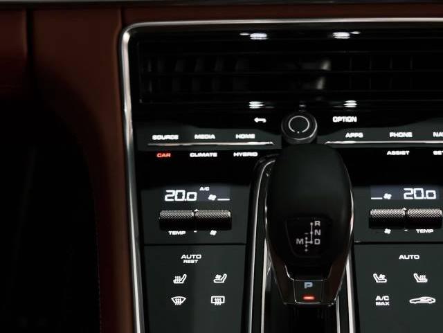 二手保时捷 Panamera 细花白/红色 2022款 Panamera 4 Sport Turismo 2.9T