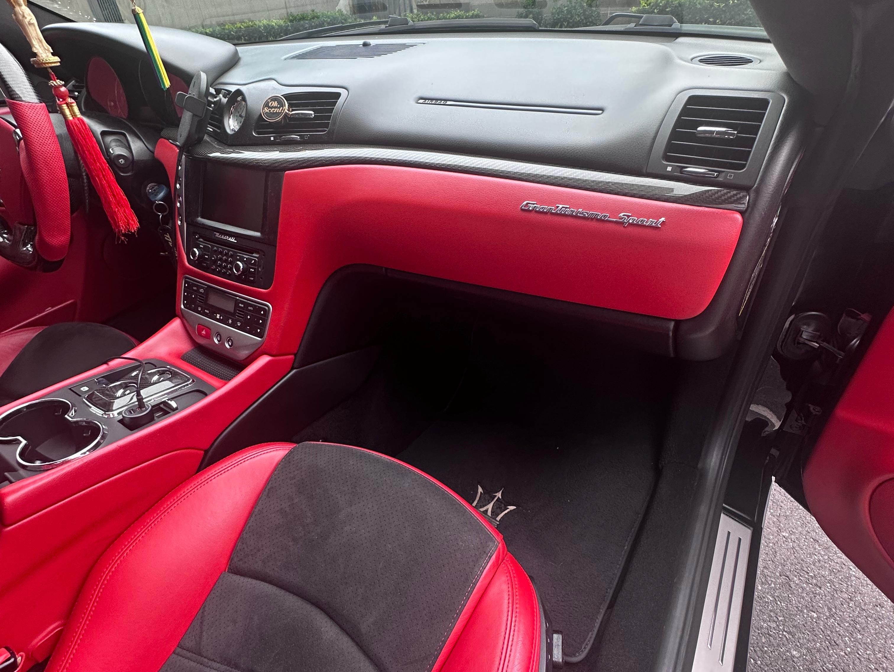 二手玛莎拉蒂 GranTurismo 黑色/红色 2013款 4.7L Sport F1