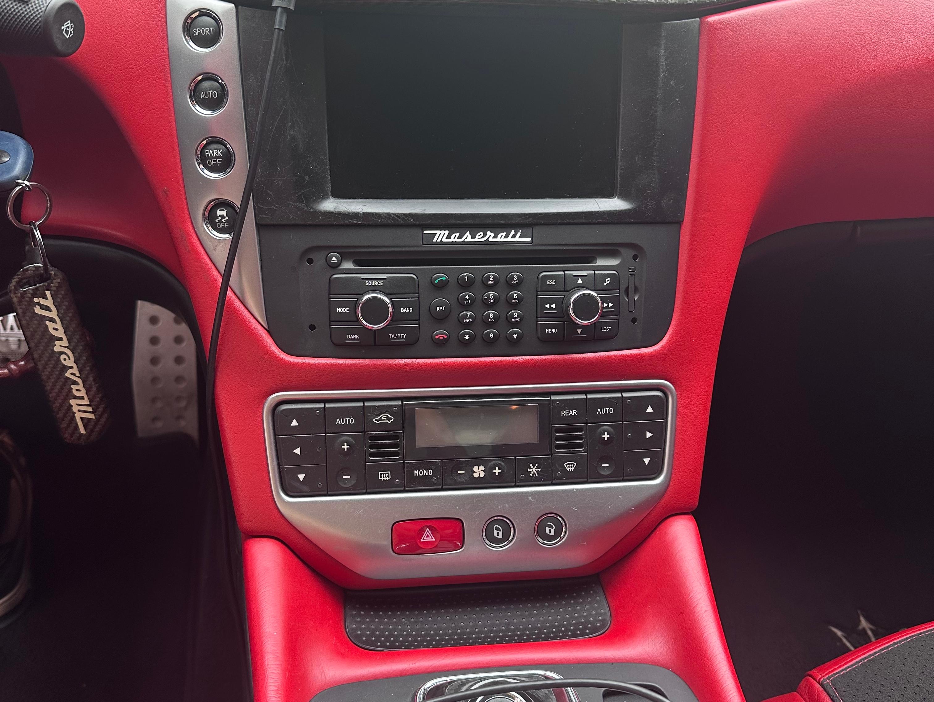 二手玛莎拉蒂 GranTurismo 黑色/红色 2013款 4.7L Sport F1