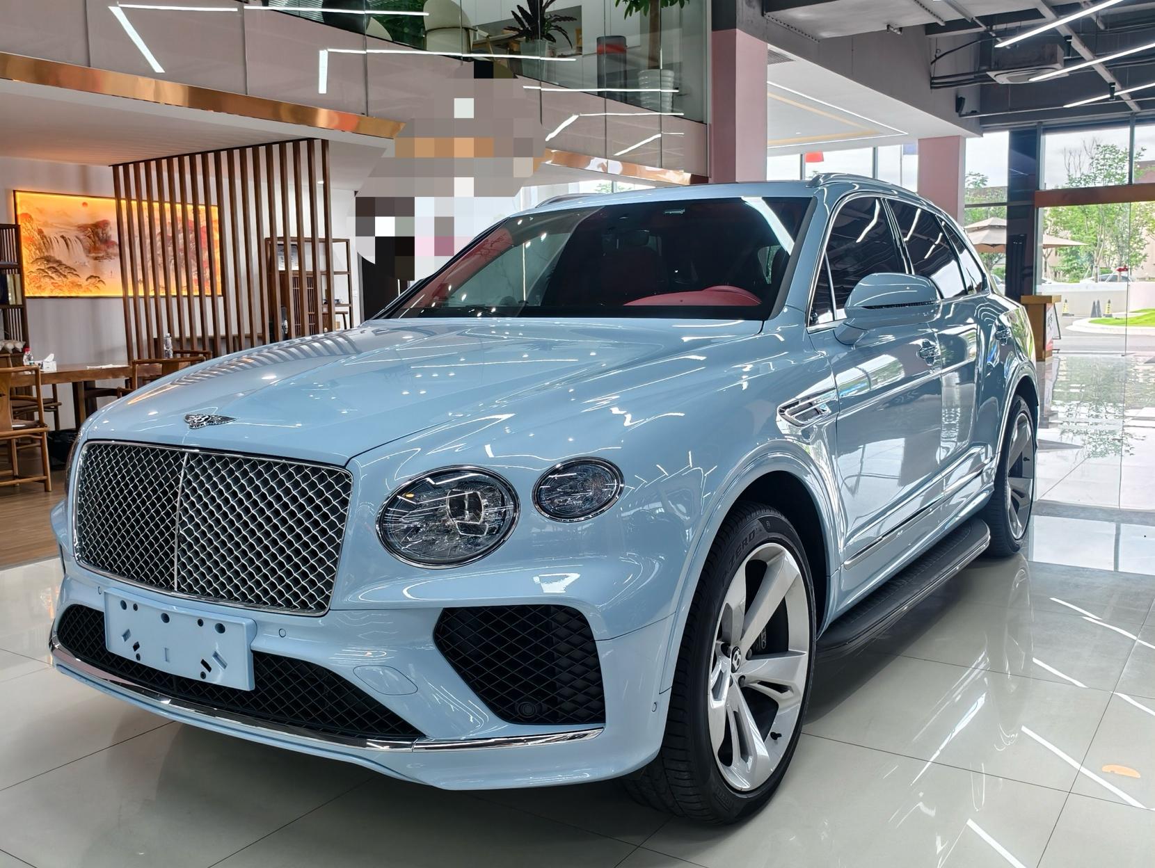 二手宾利 添越 炫蓝/热刺红 2022款 4.0T V8