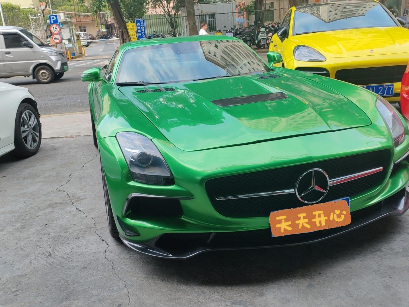 二手奔驰 AMG 绿色/黑色 SLS  中规版