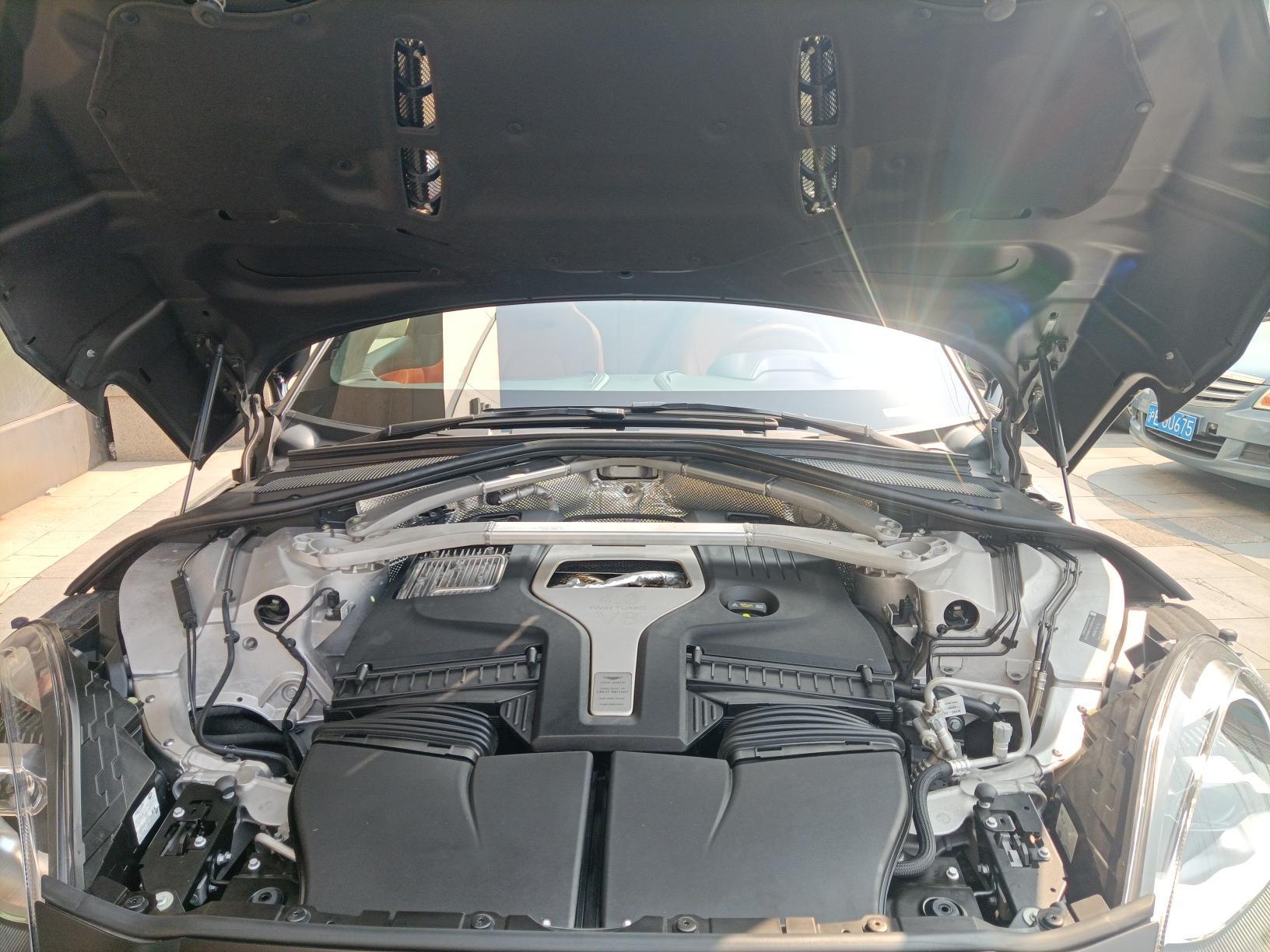 二手阿斯顿·马丁 DBX 灰色/橙色 2021款 4.0T V8 凯旋之曜