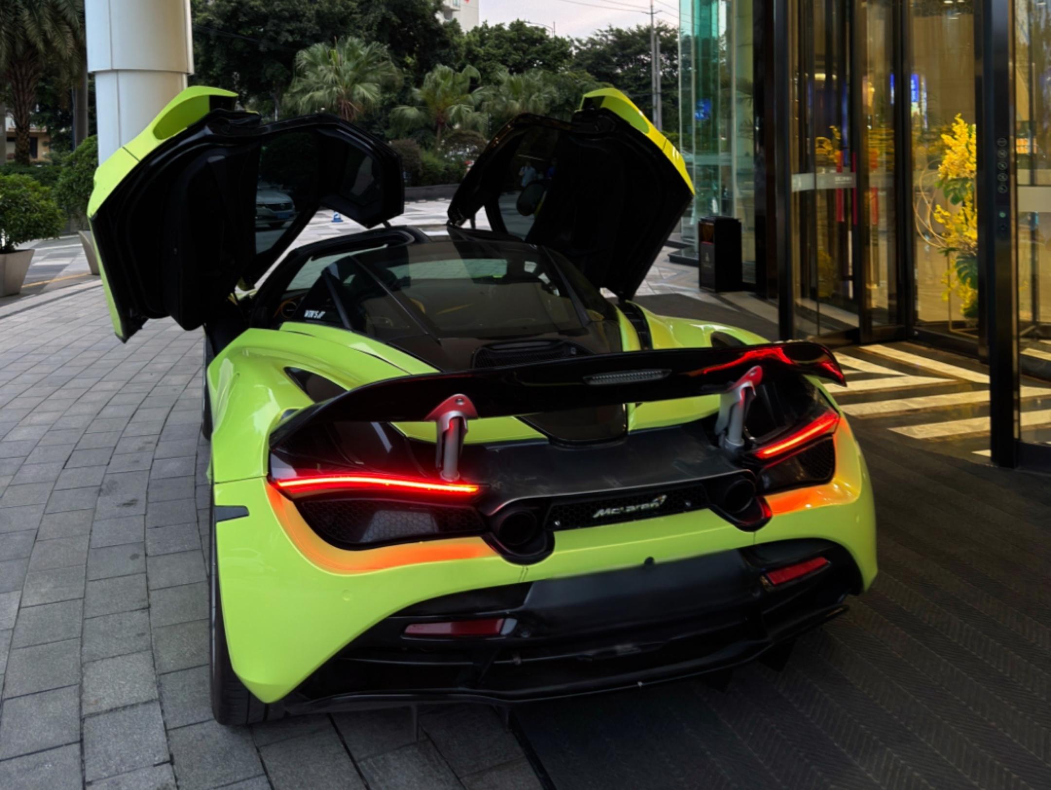 二手迈凯伦 720S 黑色/黑色 2017款 4.0T Coupe