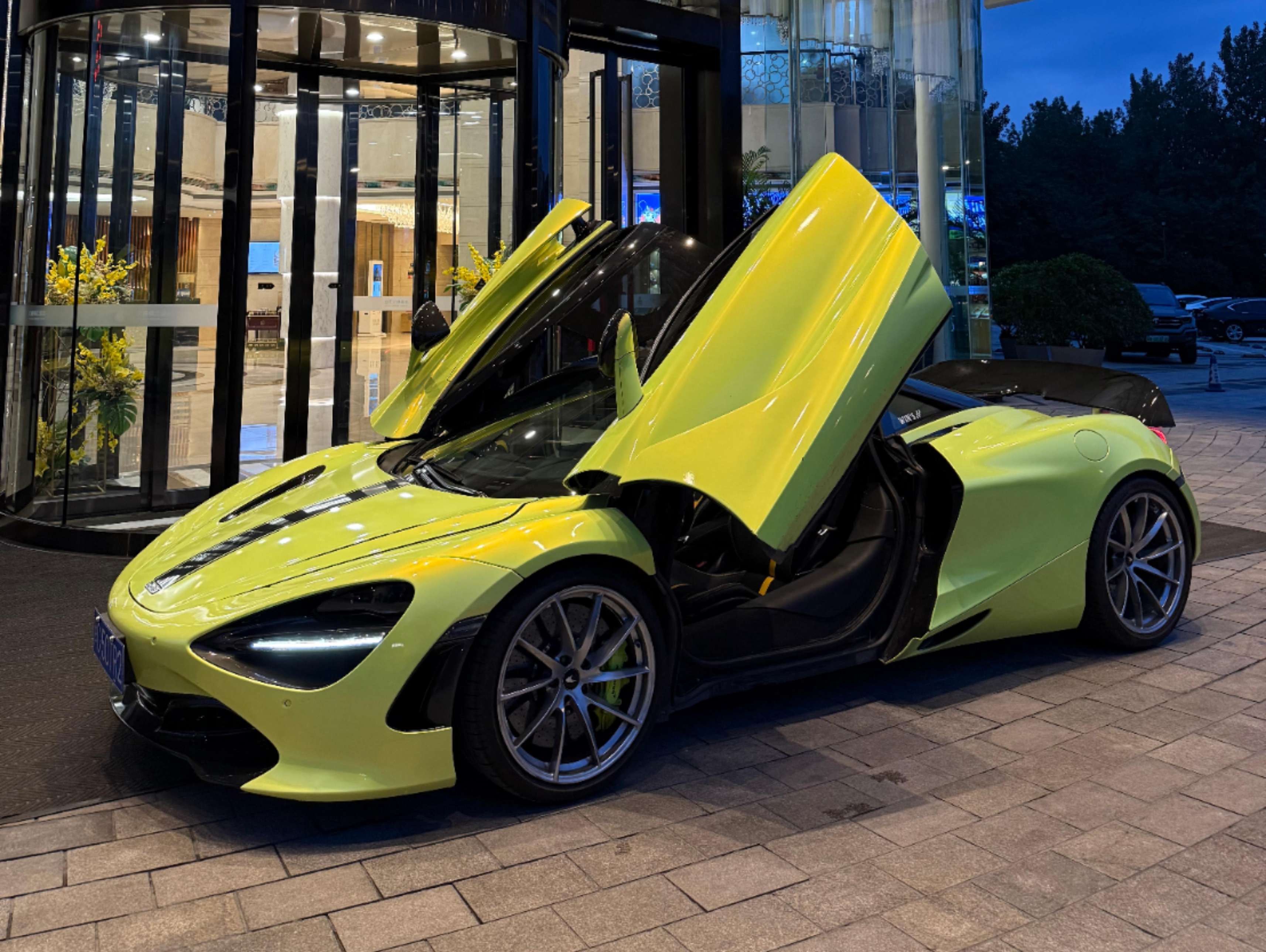 二手迈凯伦 720S 黑色/黑色 2017款 4.0T Coupe