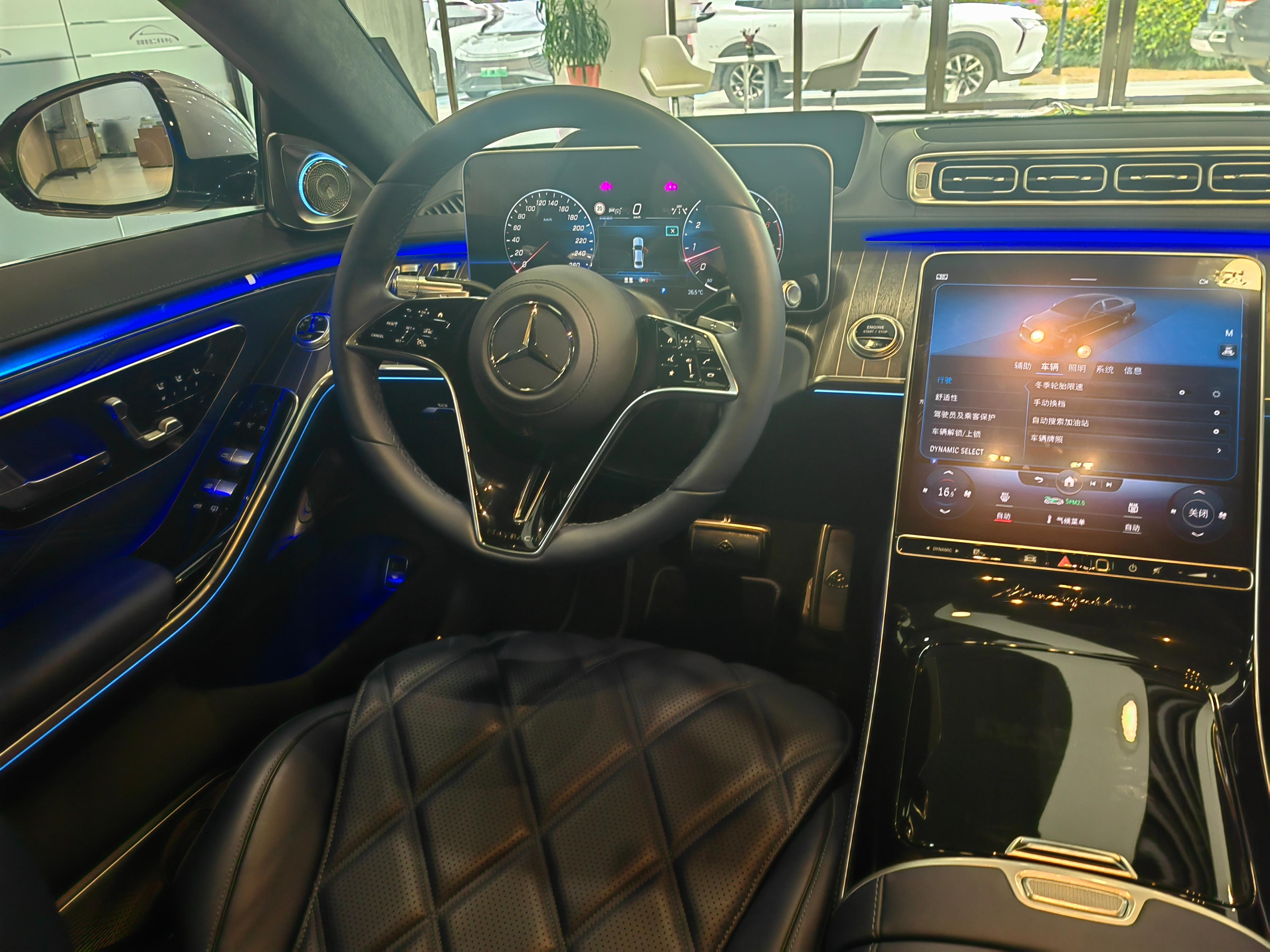 二手奔驰 迈巴赫S级 银/蓝双拼/蓝色 S680 4MATIC 匠心高定首发版 中规版