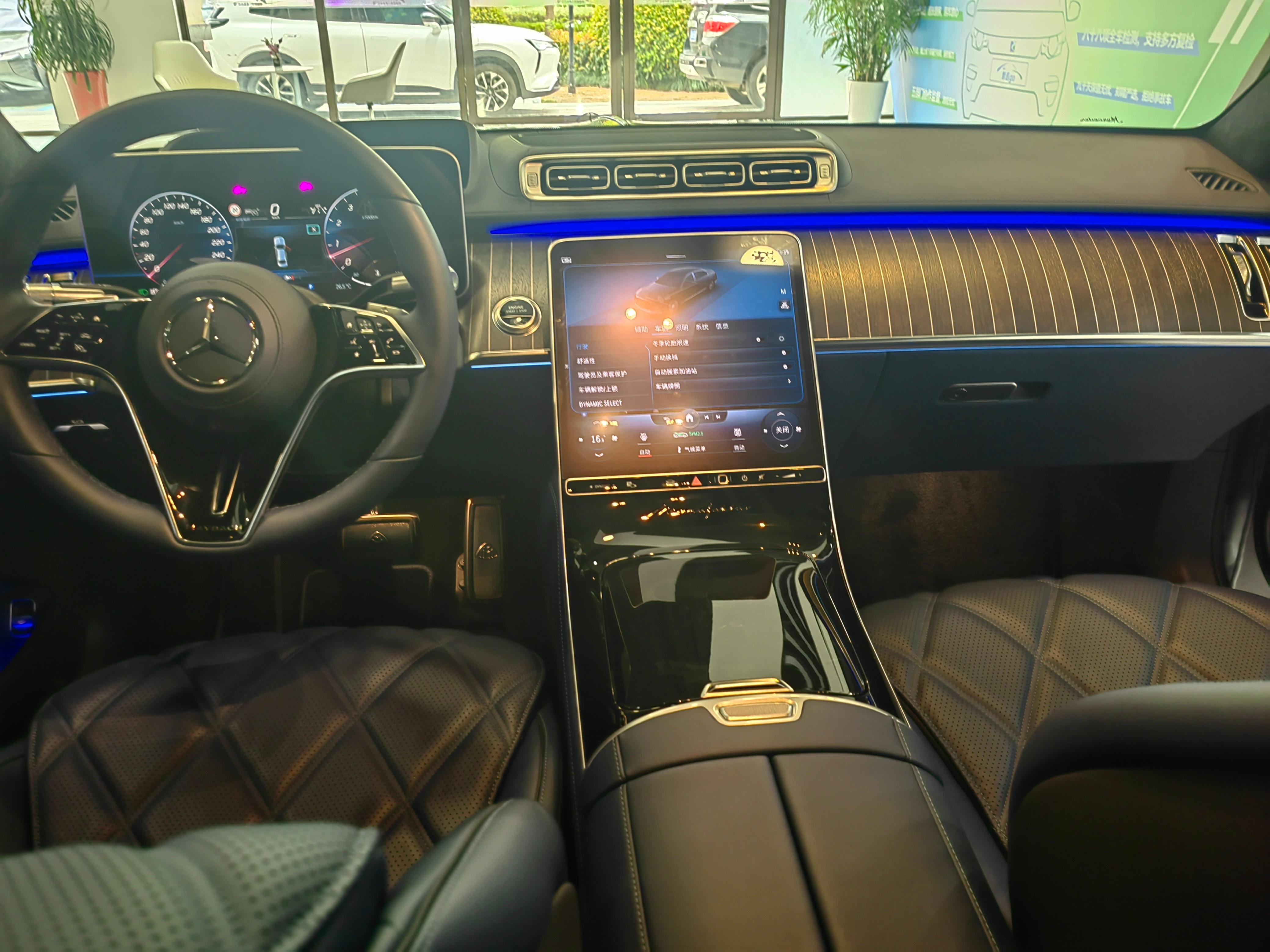 二手奔驰 迈巴赫S级 银/蓝双拼/蓝色 S680 4MATIC 匠心高定首发版 中规版