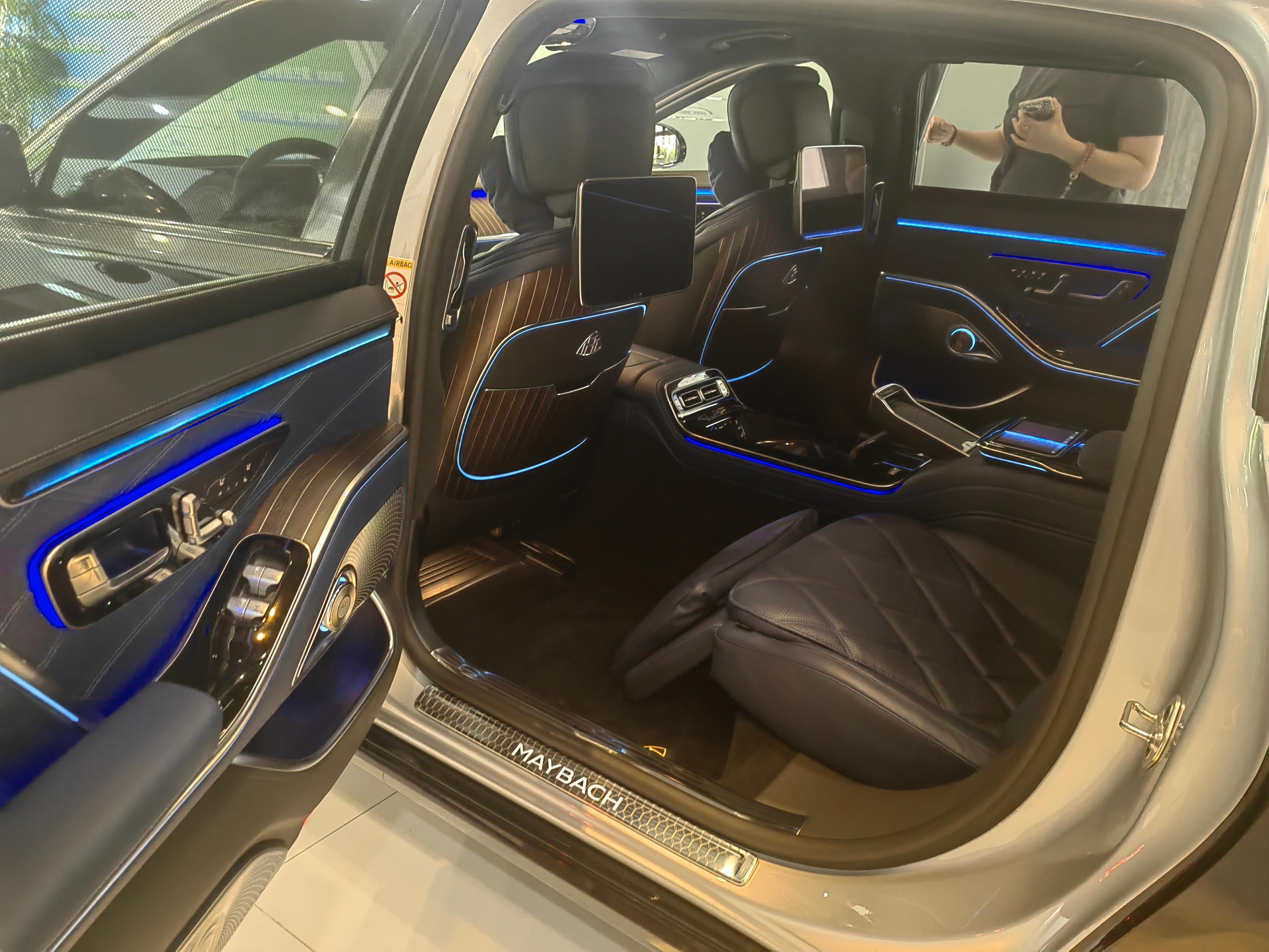 二手奔驰 迈巴赫S级 银/蓝双拼/蓝色 S680 4MATIC 匠心高定首发版 中规版