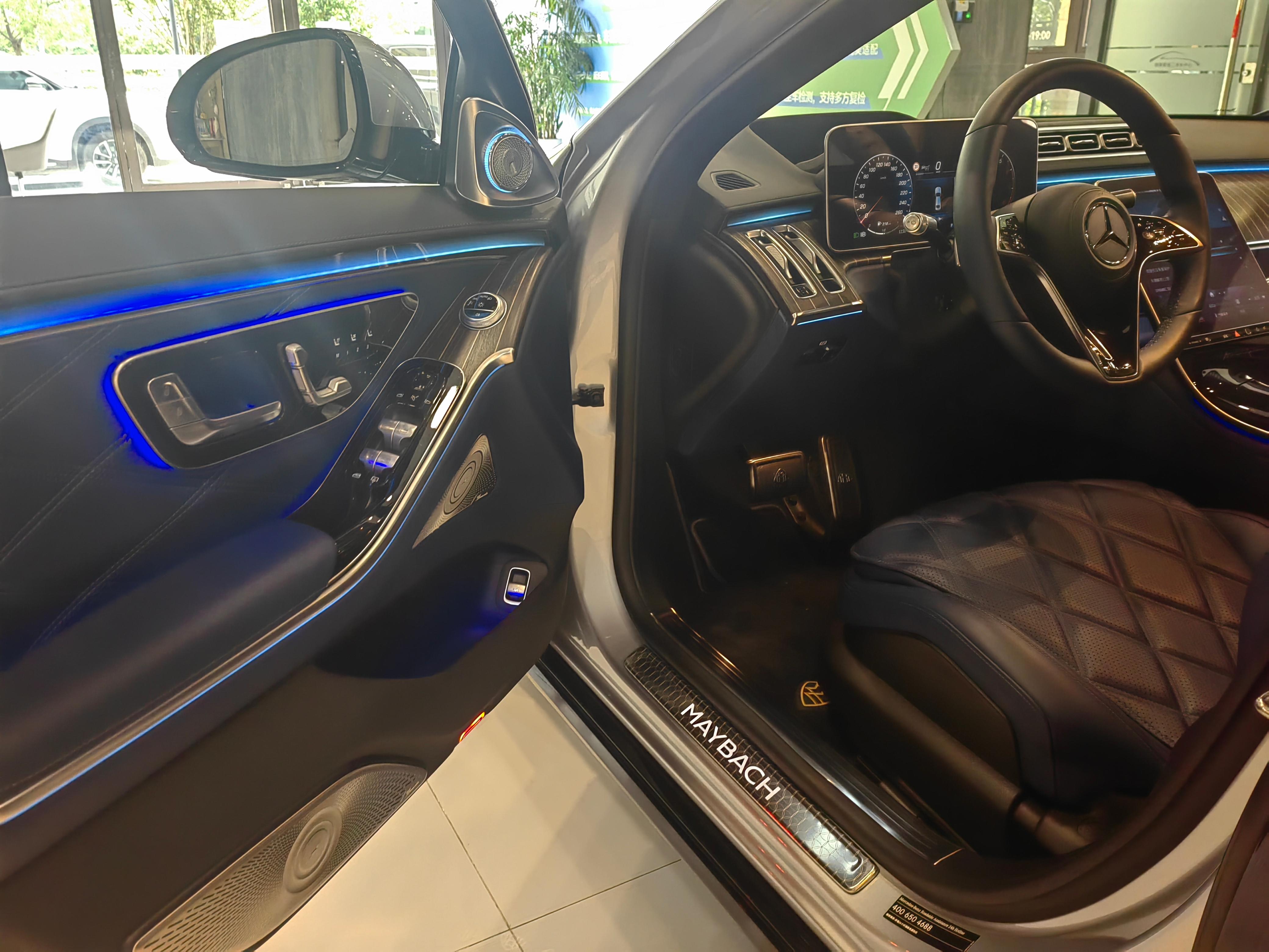 二手奔驰 迈巴赫S级 银/蓝双拼/蓝色 S680 4MATIC 匠心高定首发版 中规版