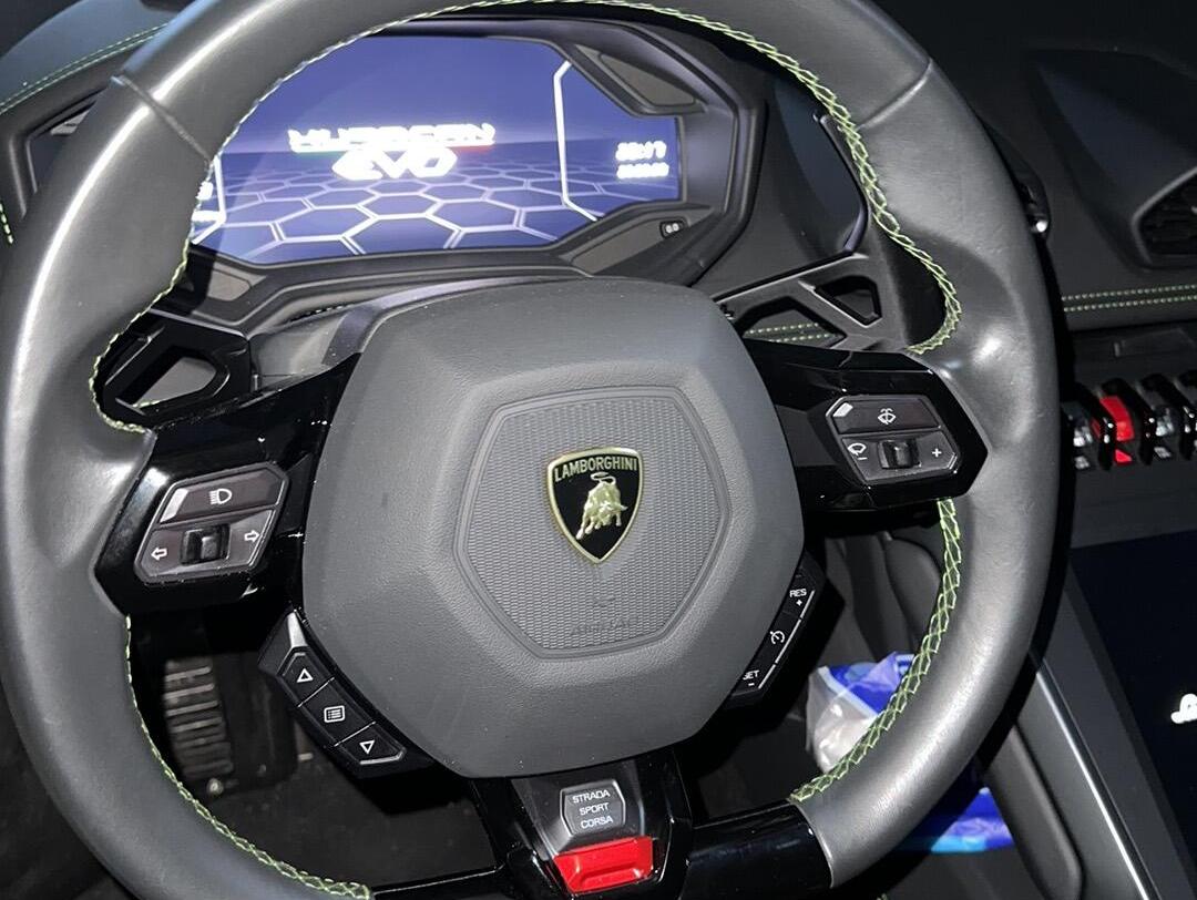 二手兰博基尼 Huracán 白色/黑色 2020款 Huracán EVO RWD