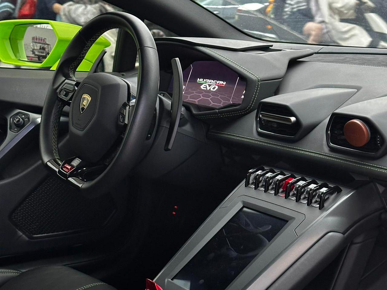 二手兰博基尼 Huracán 白色/黑色 2020款 Huracán EVO RWD